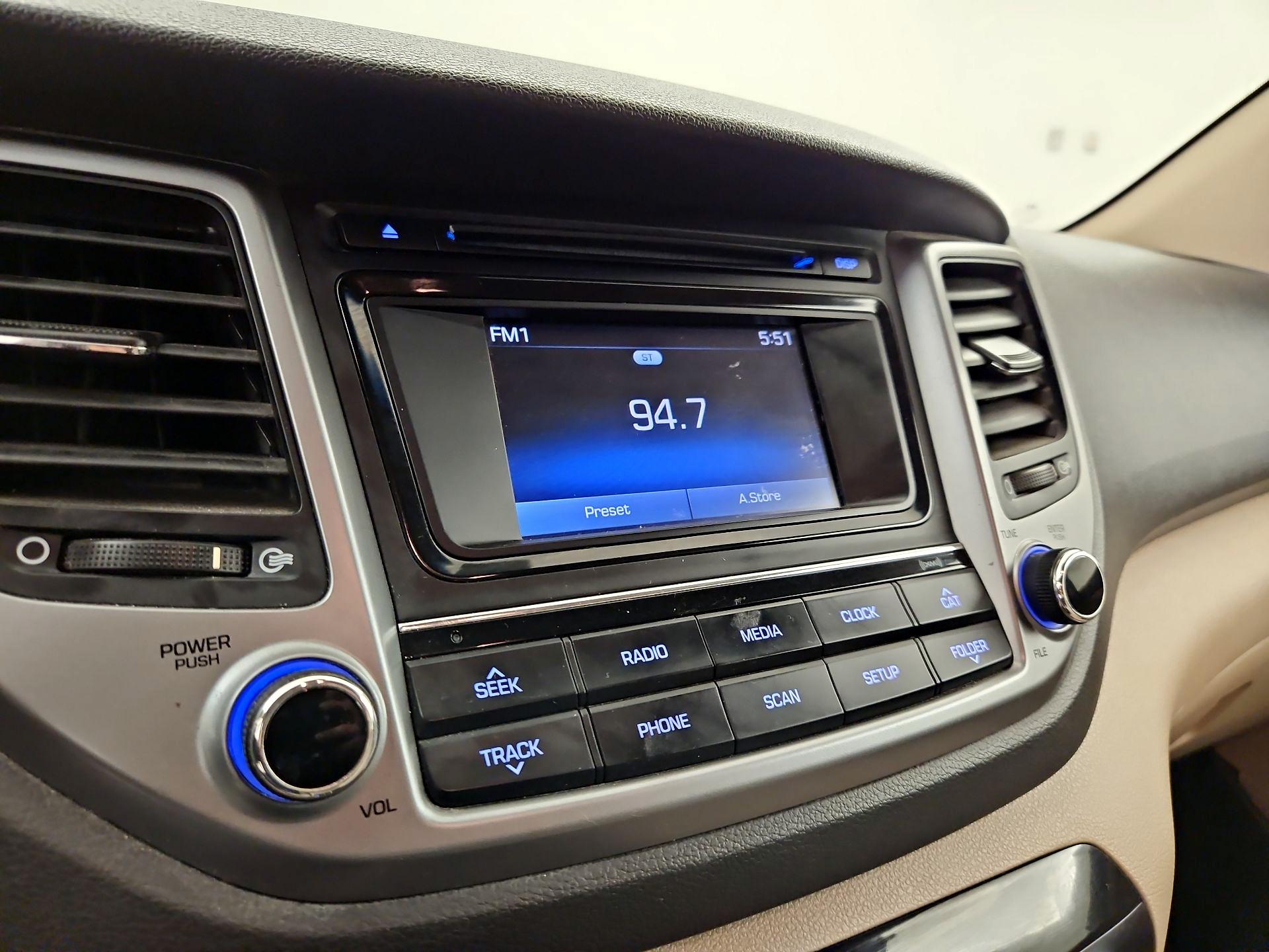 Thumbnail: 2016 Hyundai Tucson - 15