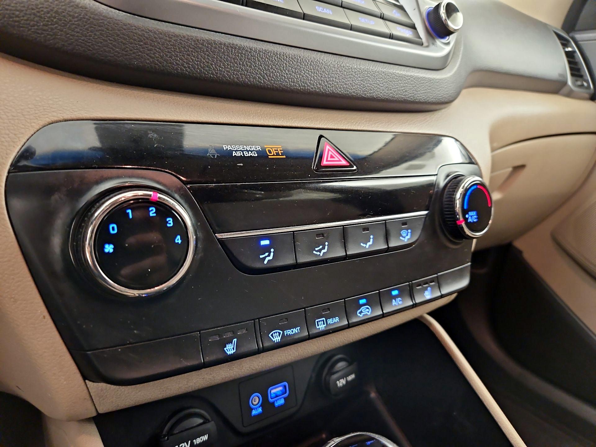 Thumbnail: 2016 Hyundai Tucson - 16
