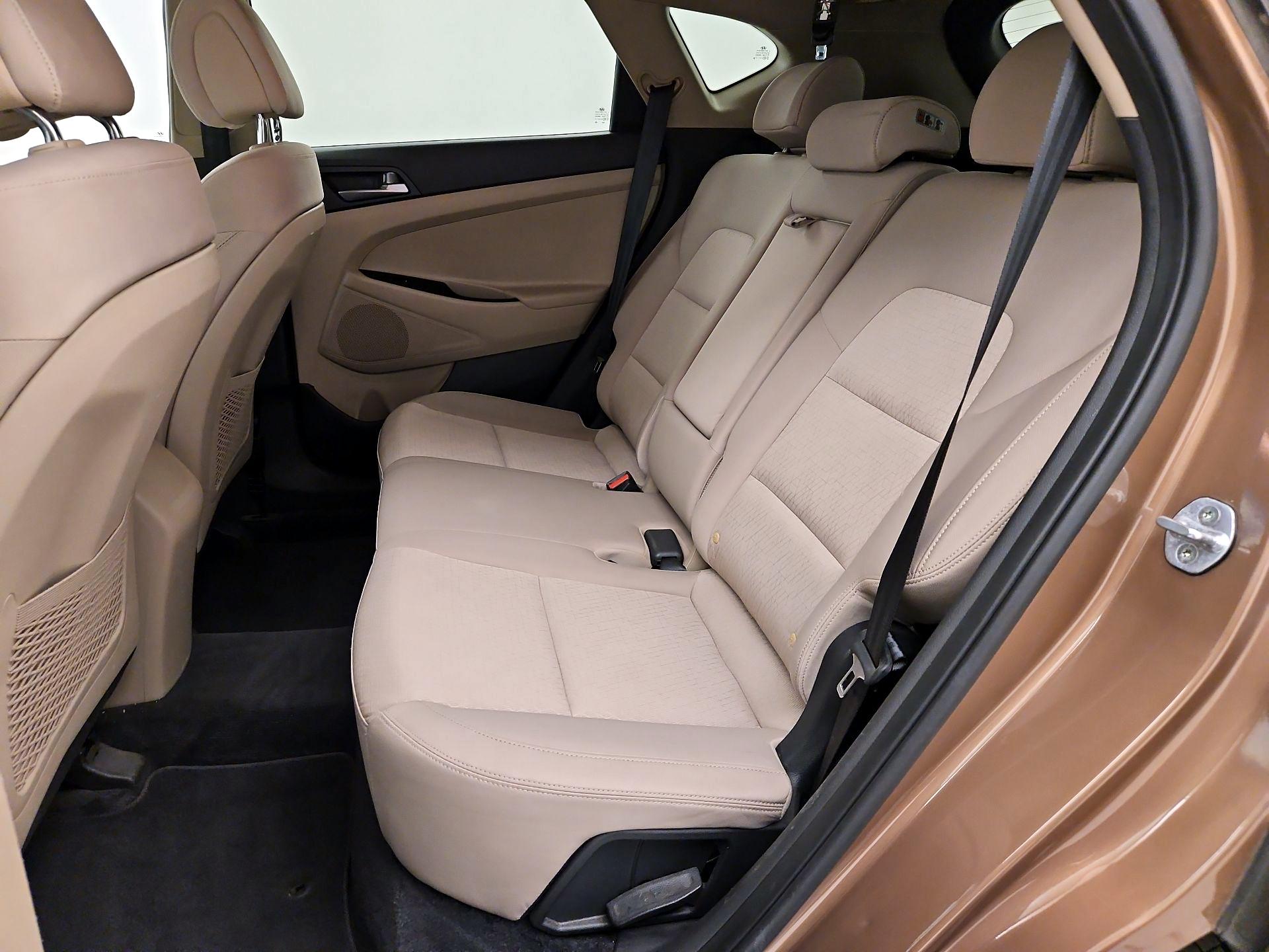Thumbnail: 2016 Hyundai Tucson - 19
