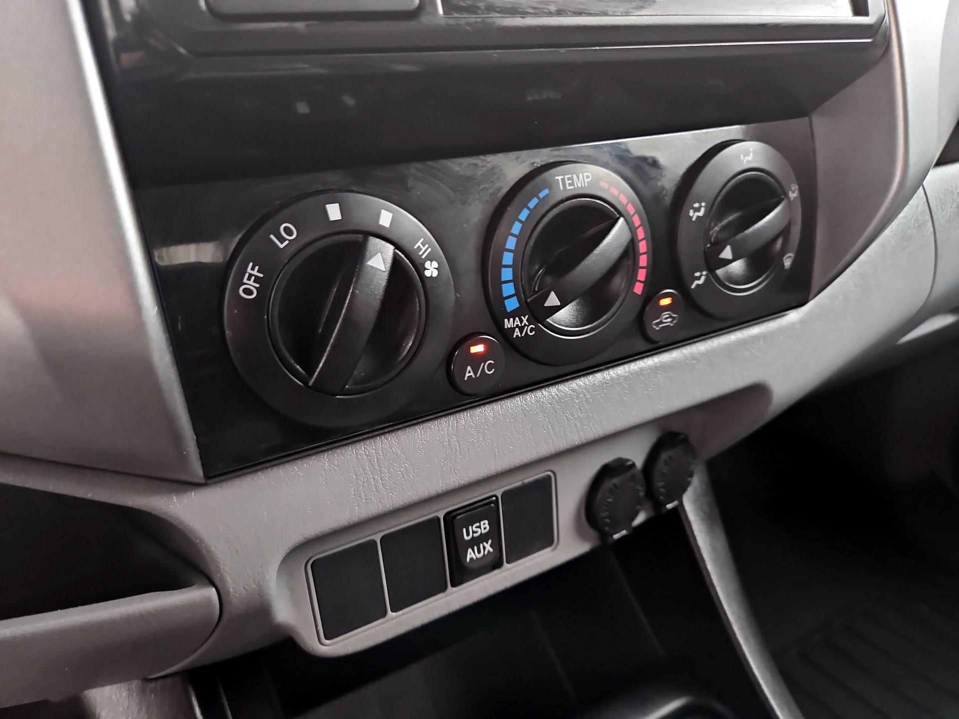 Thumbnail: 2014 Toyota Tacoma - 16