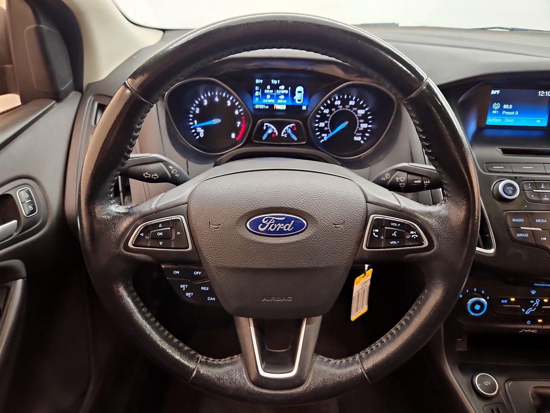 Thumbnail: 2015 Ford Focus - 10