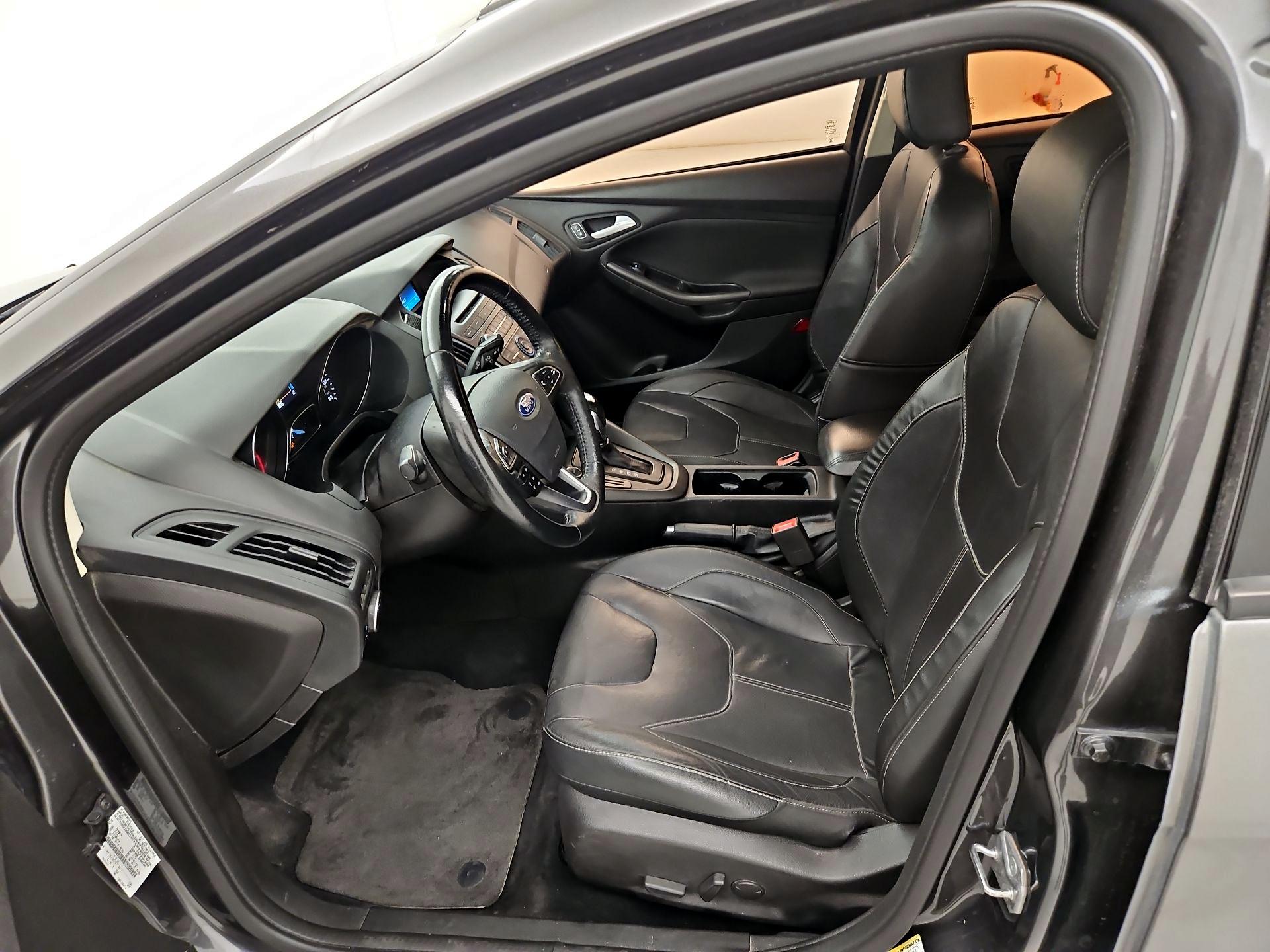 Thumbnail: 2015 Ford Focus - 11