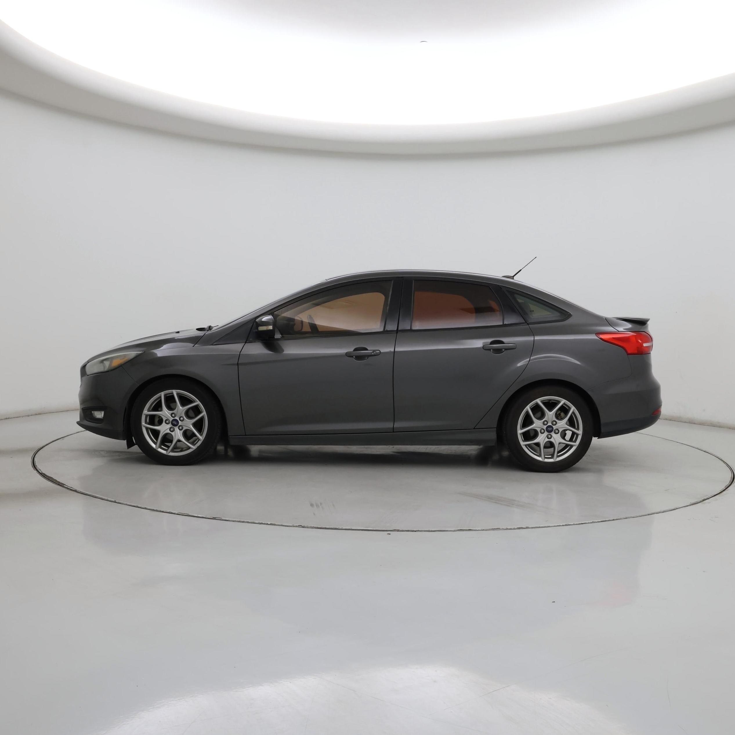 Thumbnail: 2015 Ford Focus - 3