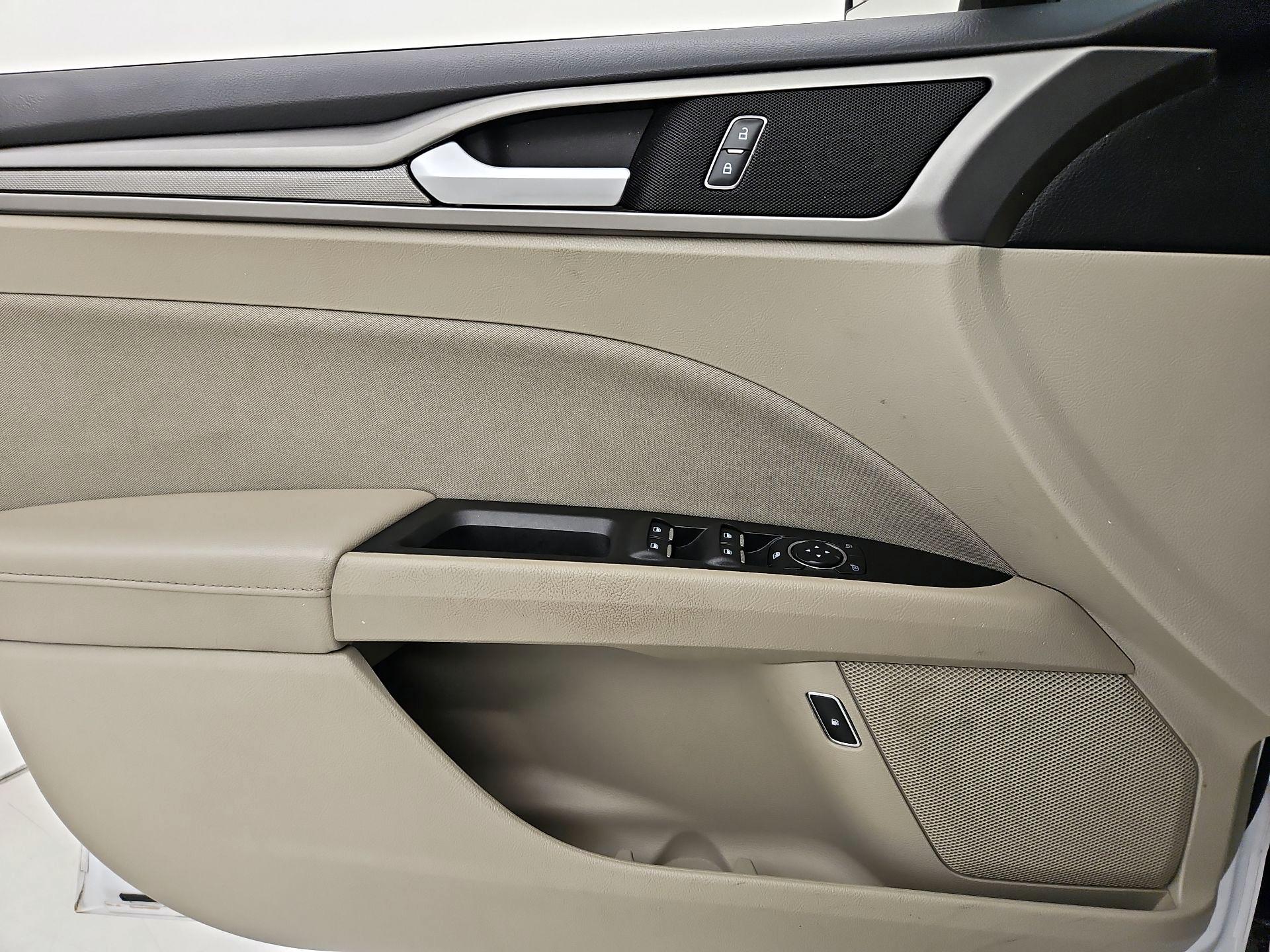 Thumbnail: 2018 Ford Fusion - 12