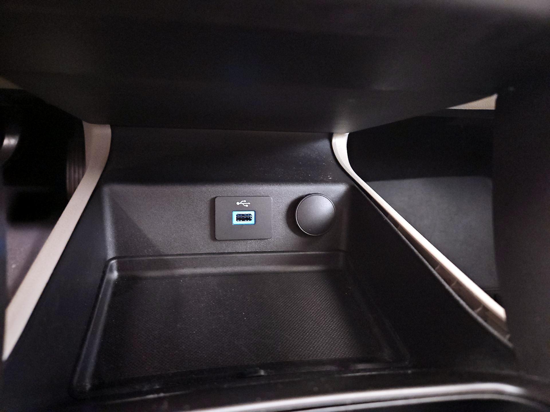 Thumbnail: 2018 Ford Fusion - 18