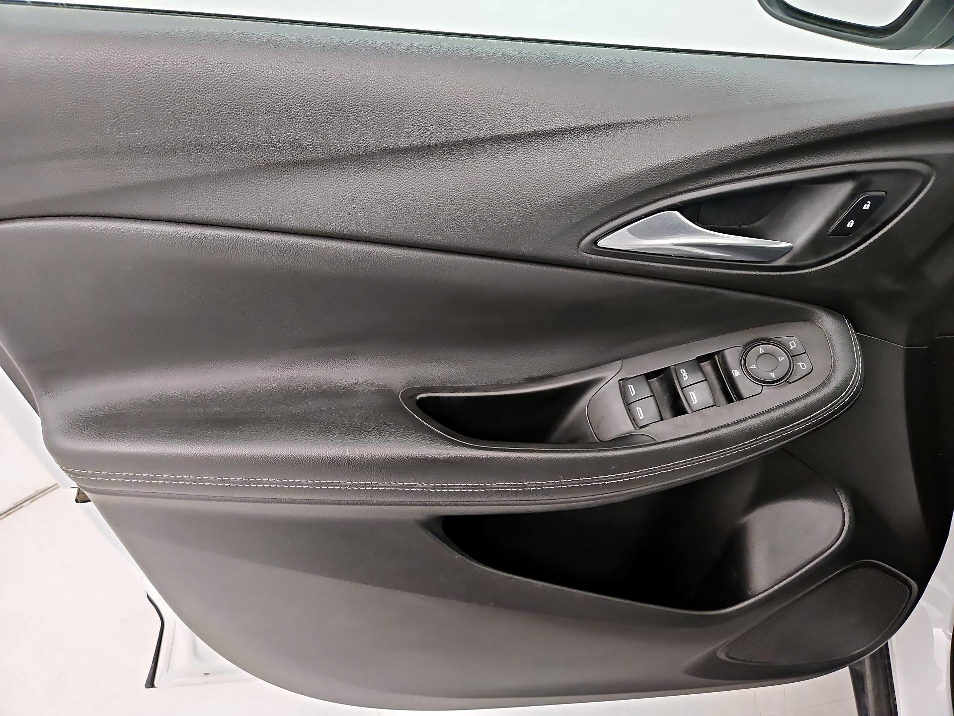 Thumbnail: 2021 Buick Encore GX - 12
