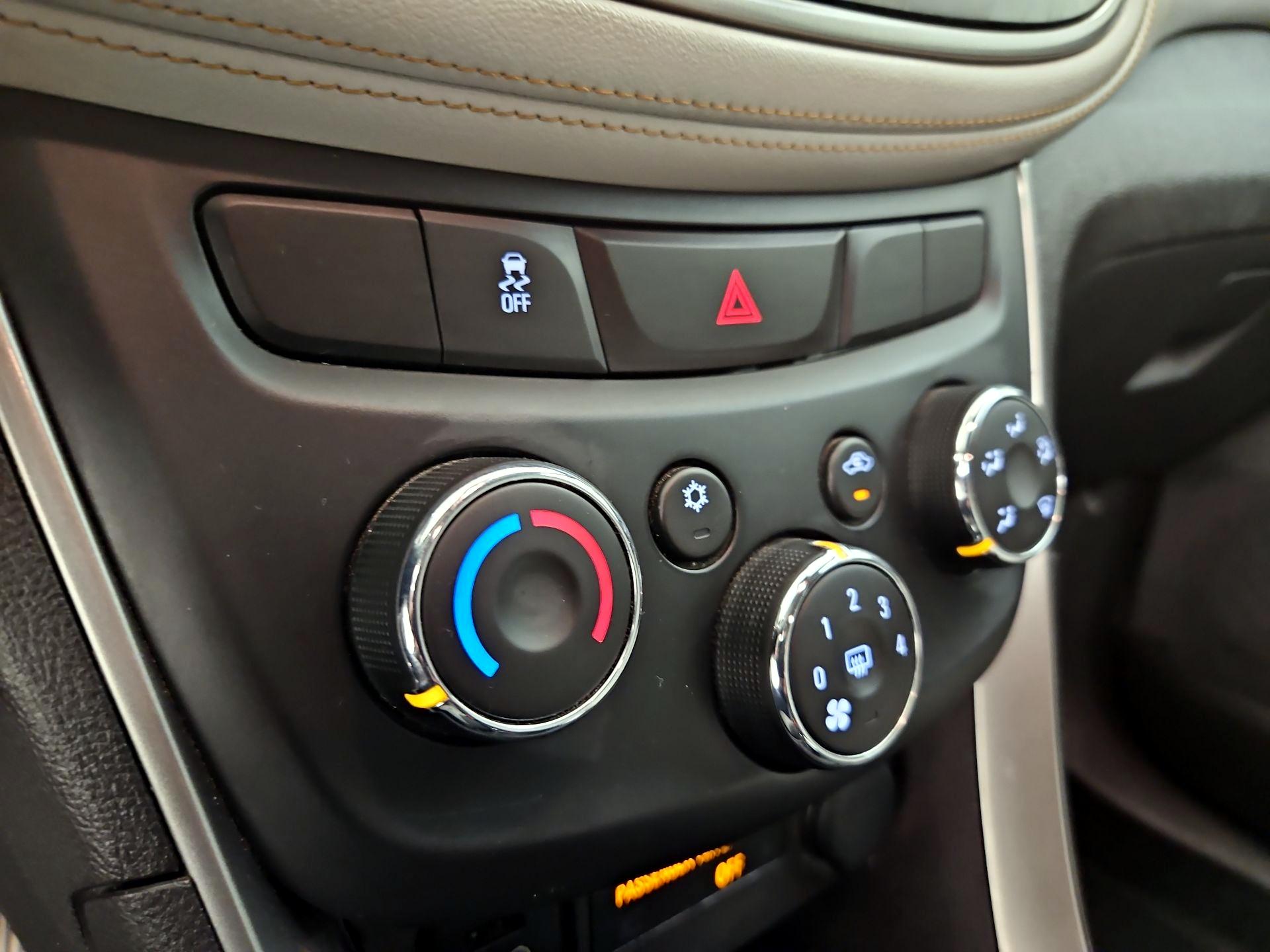 Thumbnail: 2018 Chevrolet Trax - 16