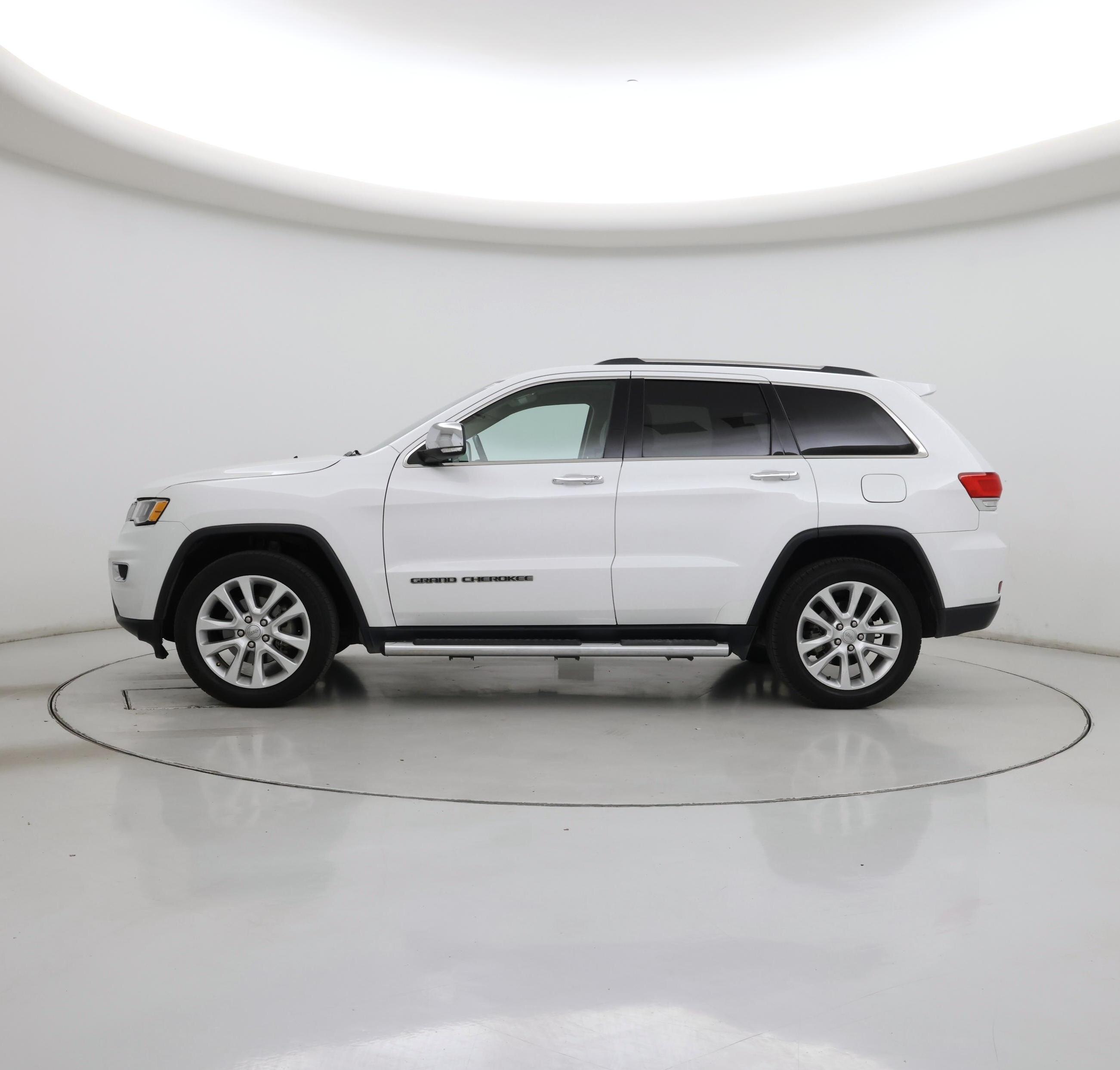 Thumbnail: 2017 Jeep Grand Cherokee - 3