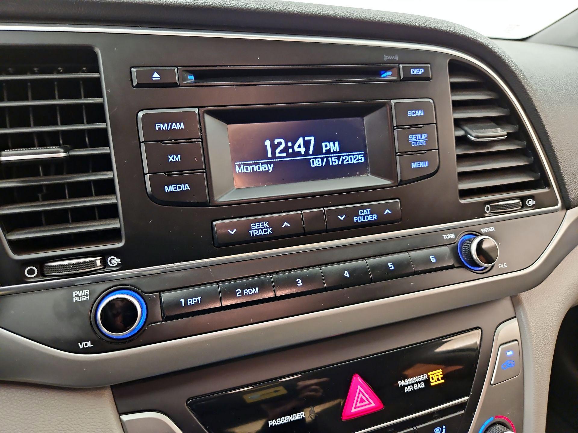 Thumbnail: 2017 Hyundai Elantra - 14