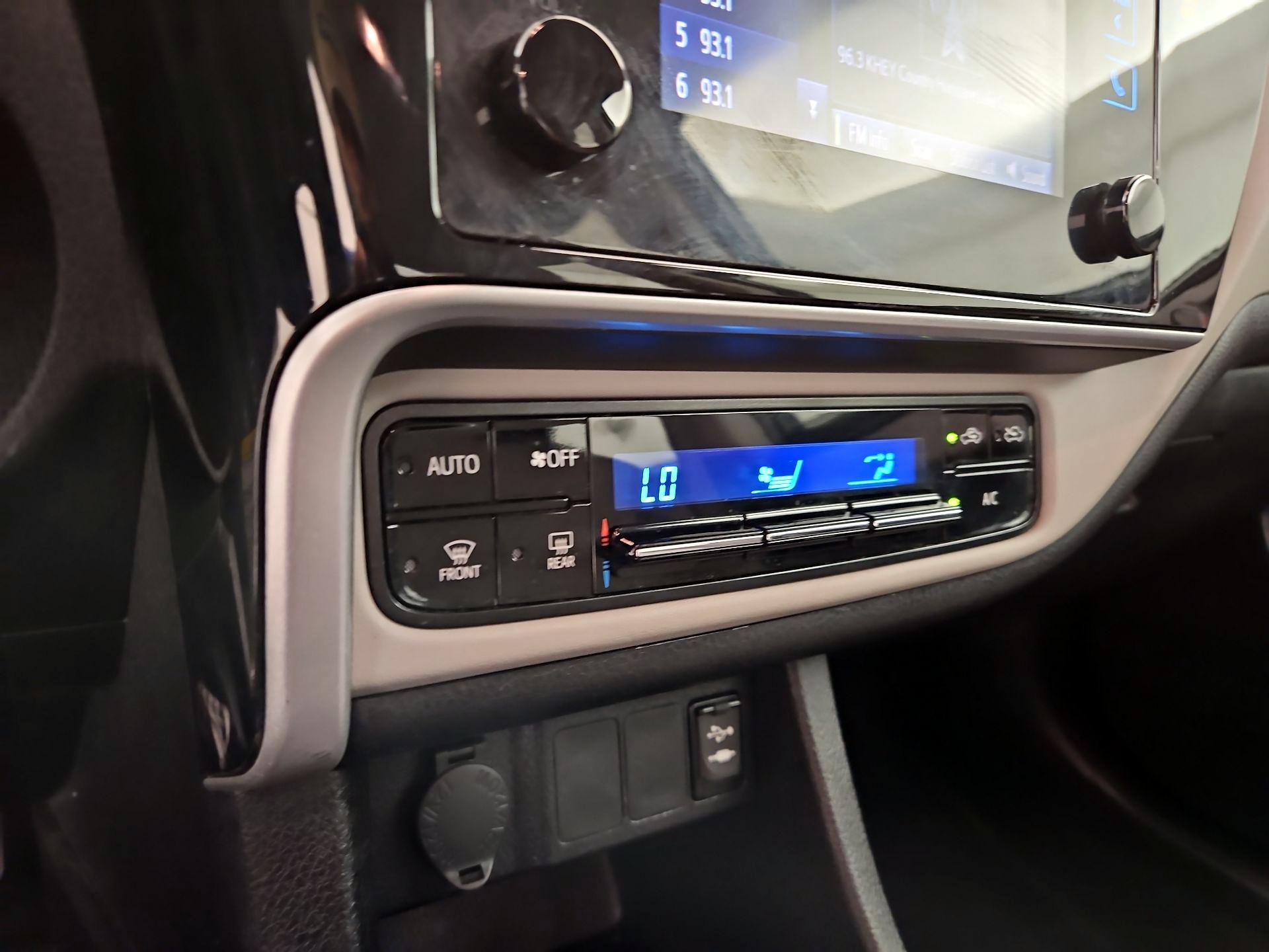 Thumbnail: 2019 Toyota Corolla - 16