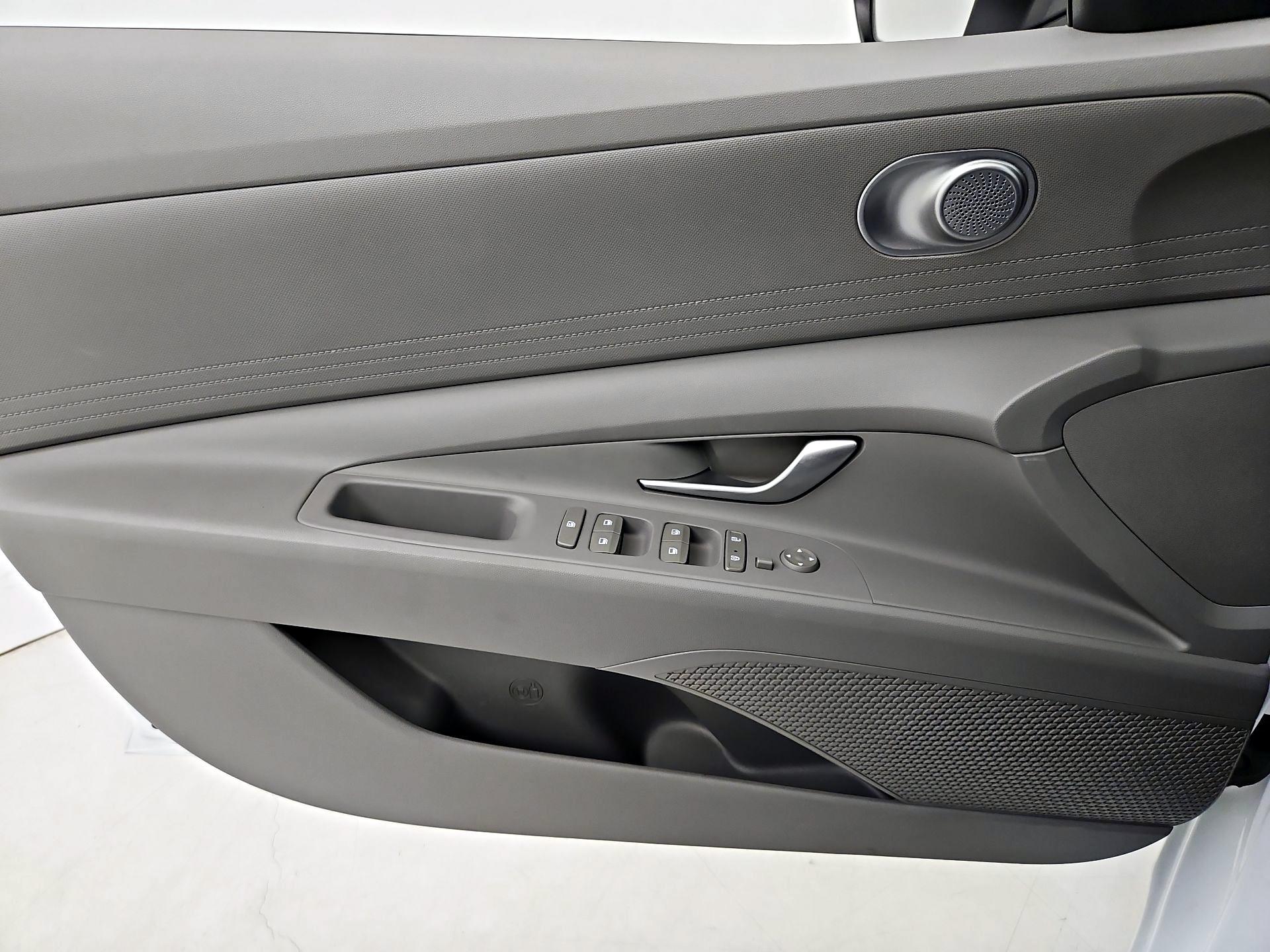Thumbnail: 2021 Hyundai Elantra - 12