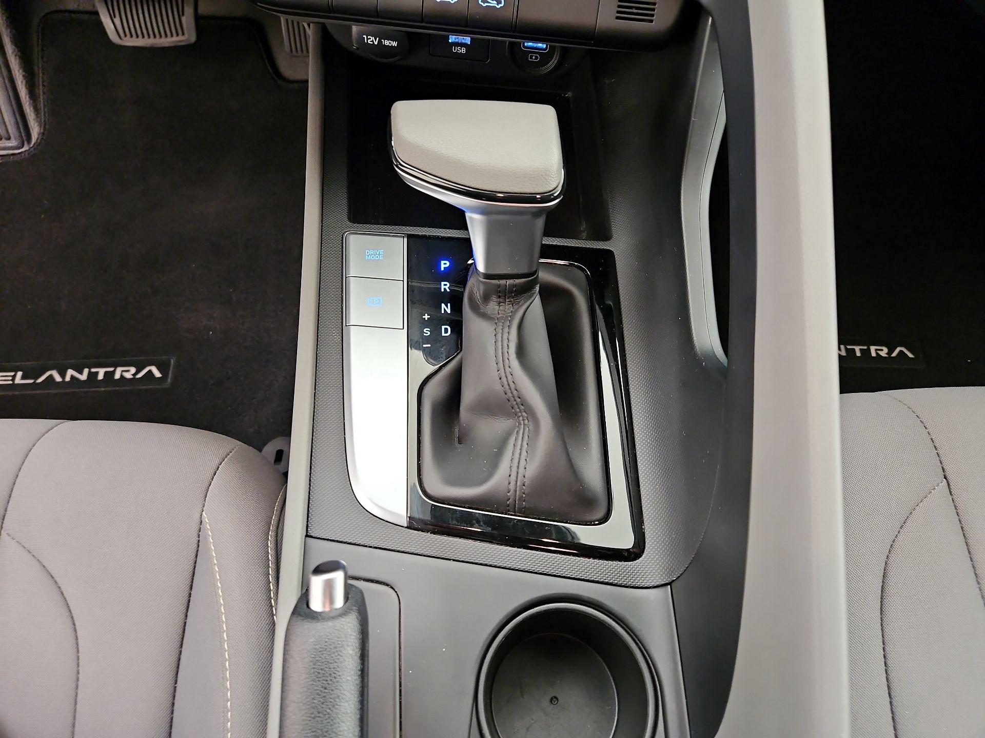 Thumbnail: 2021 Hyundai Elantra - 17