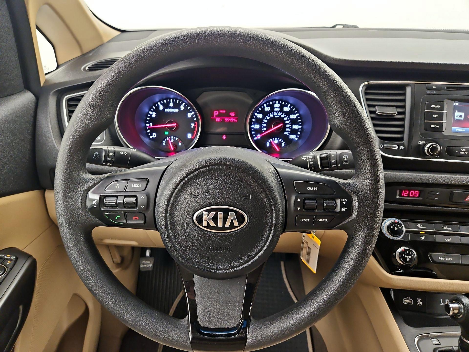 Thumbnail: 2016 Kia Sedona - 10