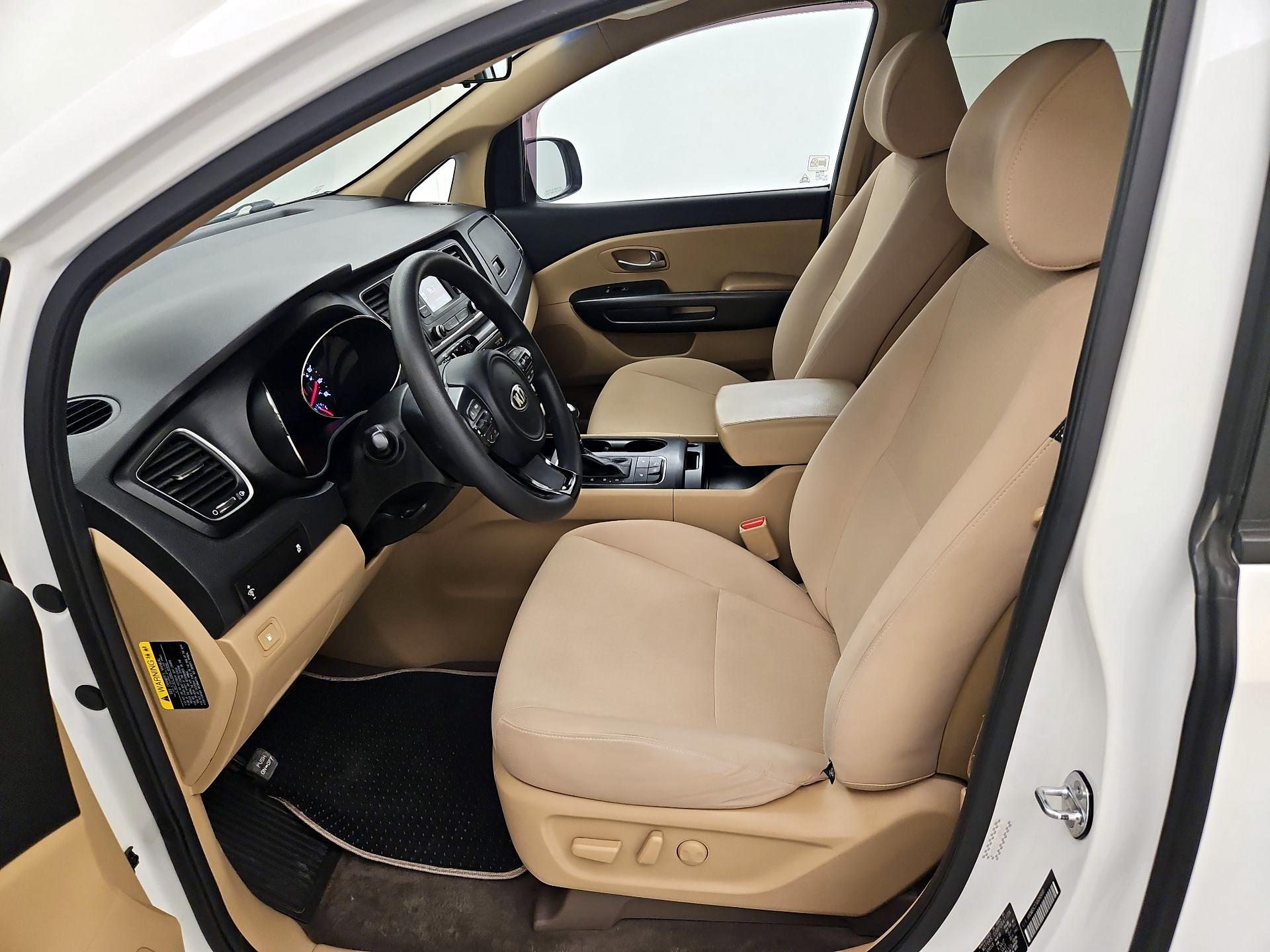 Thumbnail: 2016 Kia Sedona - 11