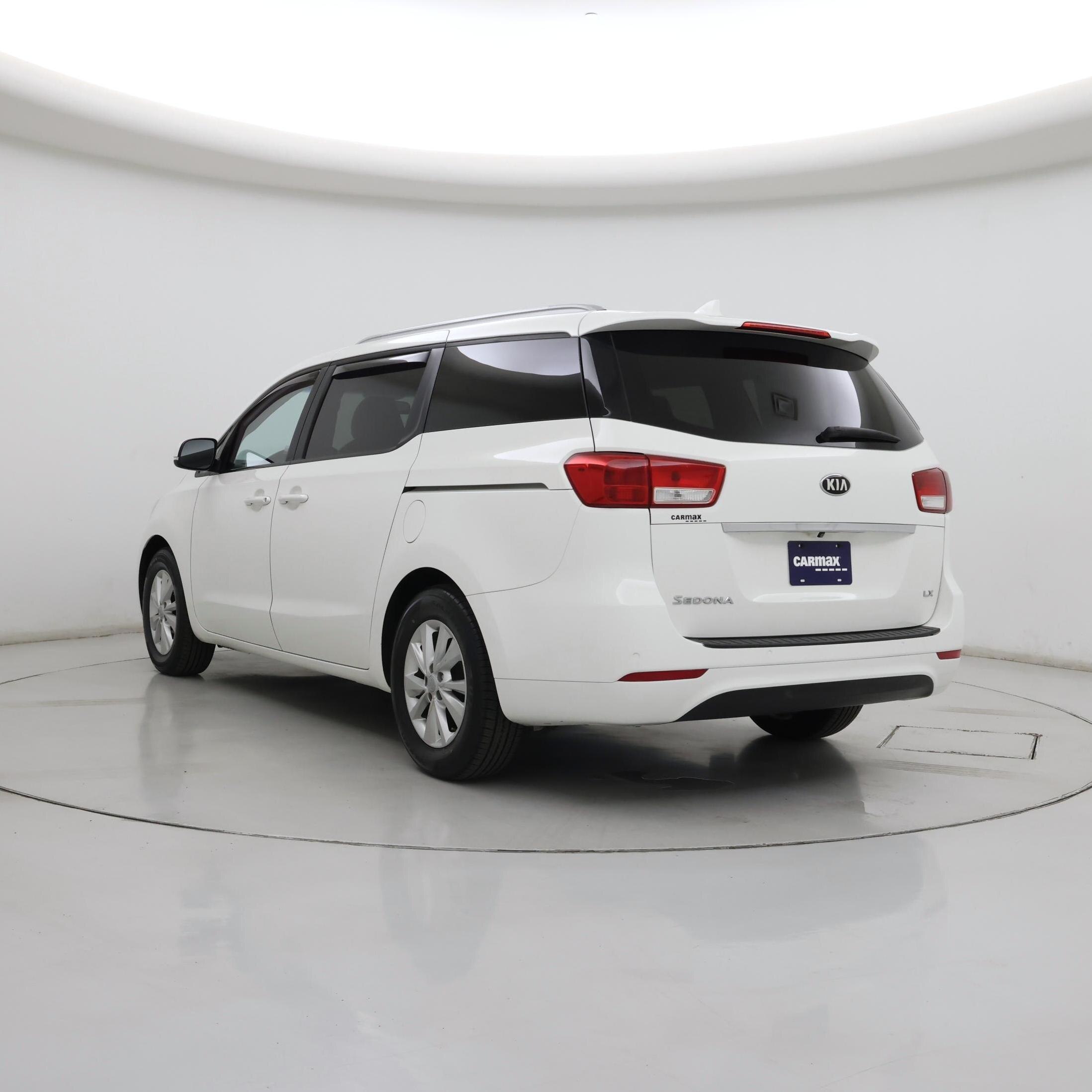 Thumbnail: 2016 Kia Sedona - 2
