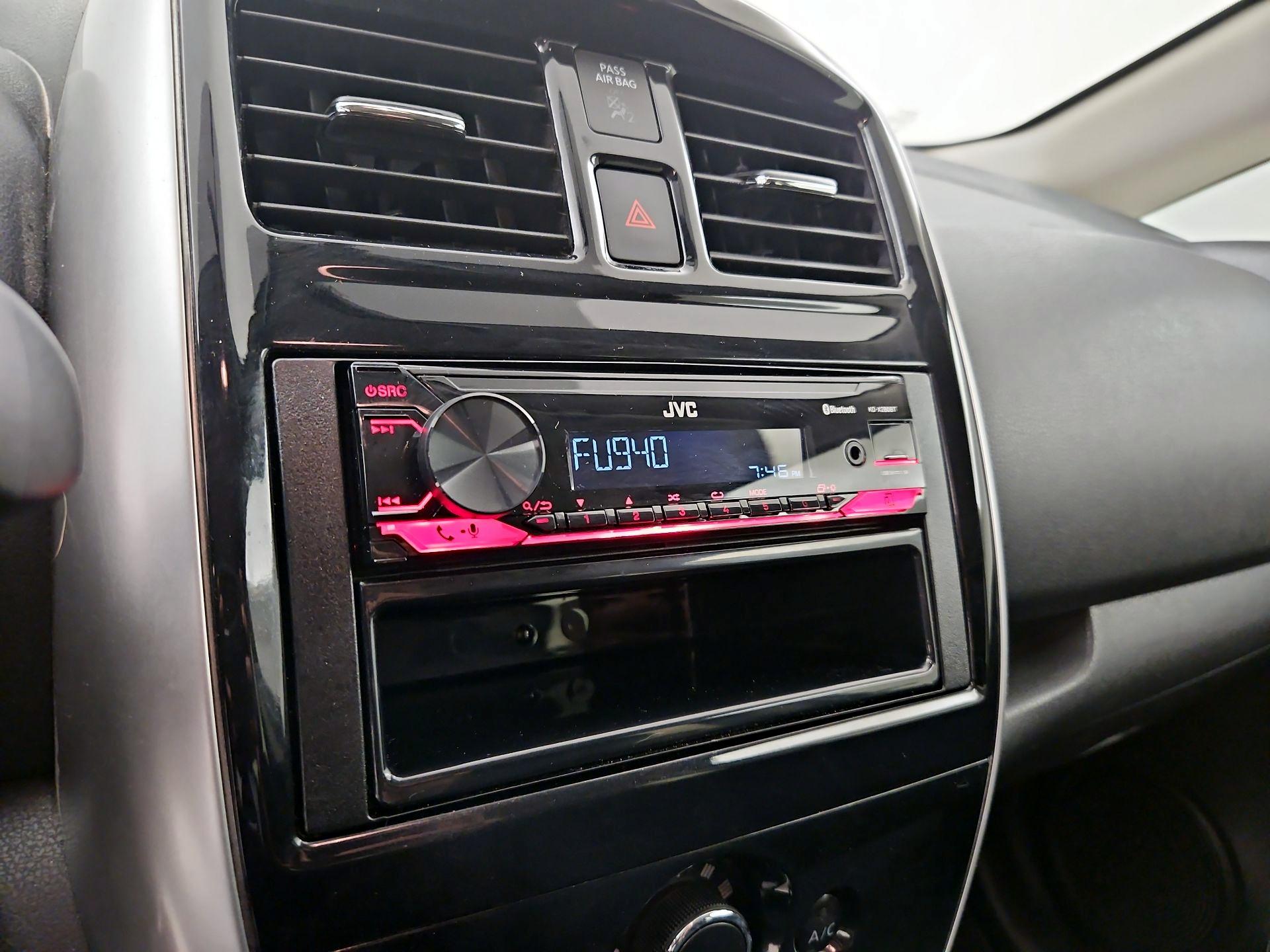 Thumbnail: 2015 Nissan Versa Note - 14