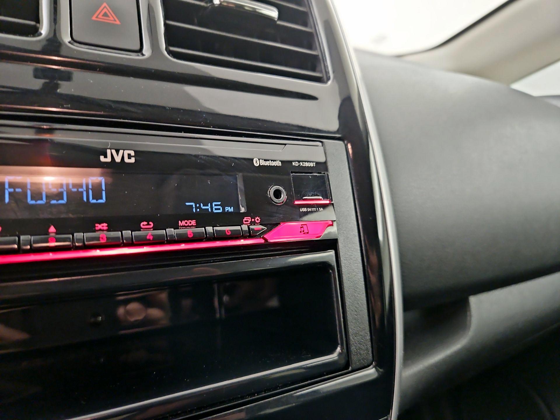 Thumbnail: 2015 Nissan Versa Note - 17