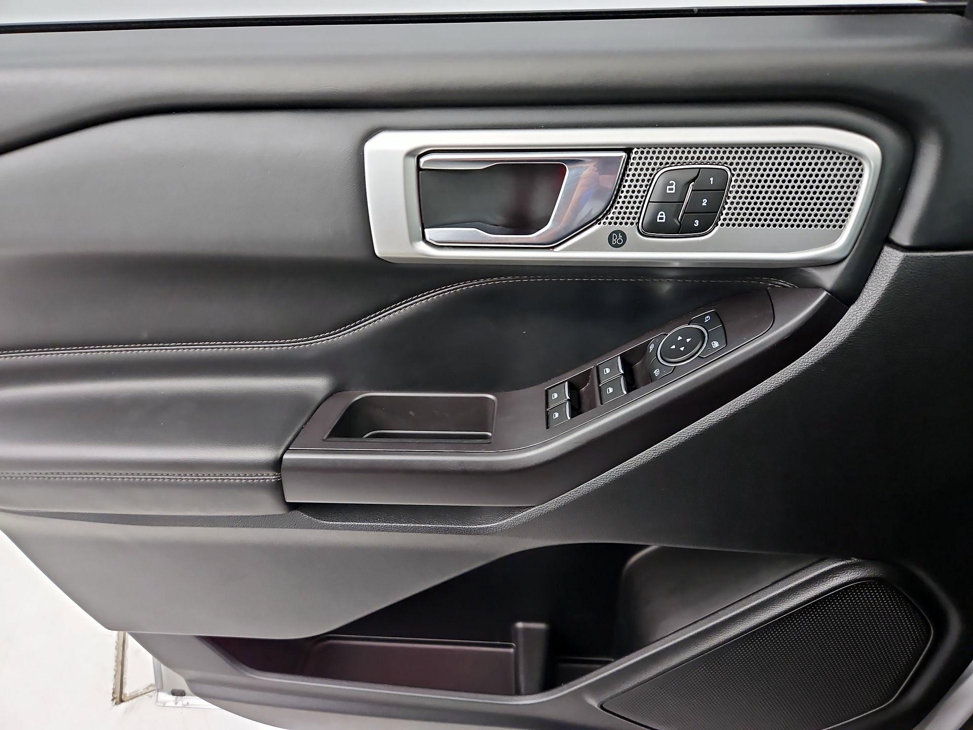 Thumbnail: 2020 Ford Explorer - 12