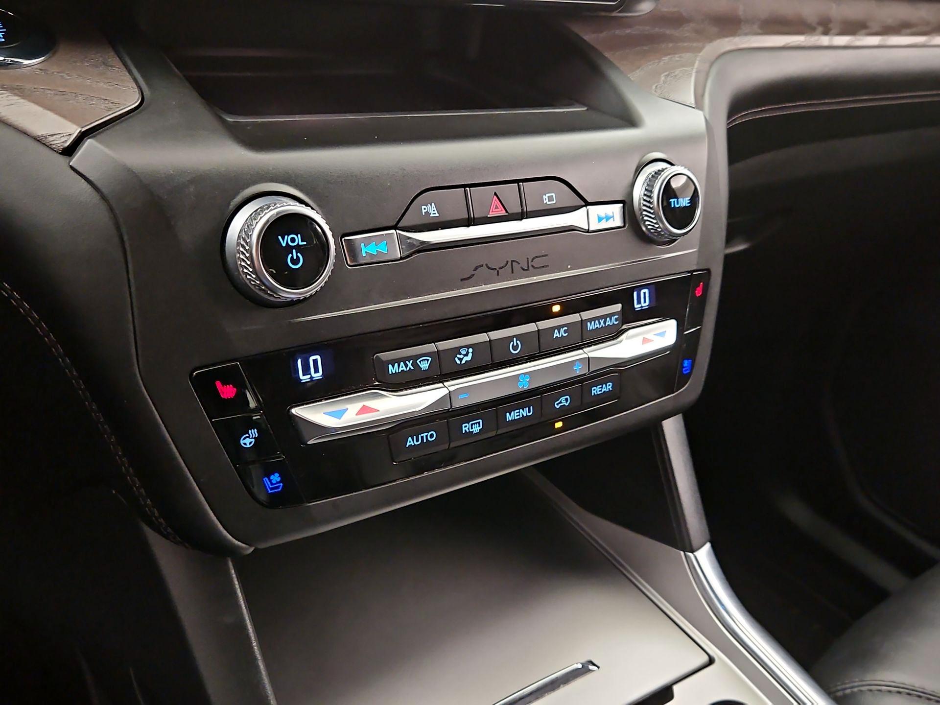 Thumbnail: 2020 Ford Explorer - 17