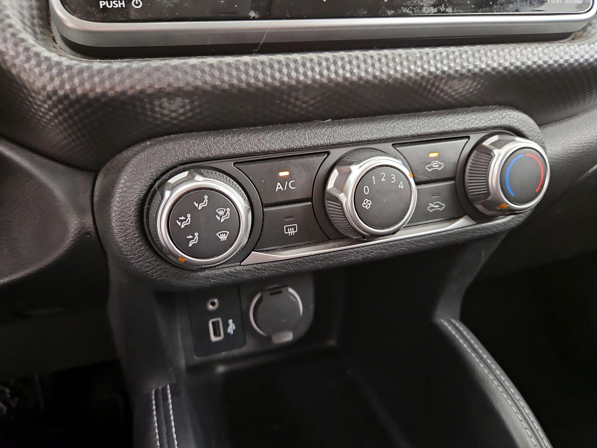 Thumbnail: 2019 Nissan Kicks - 16