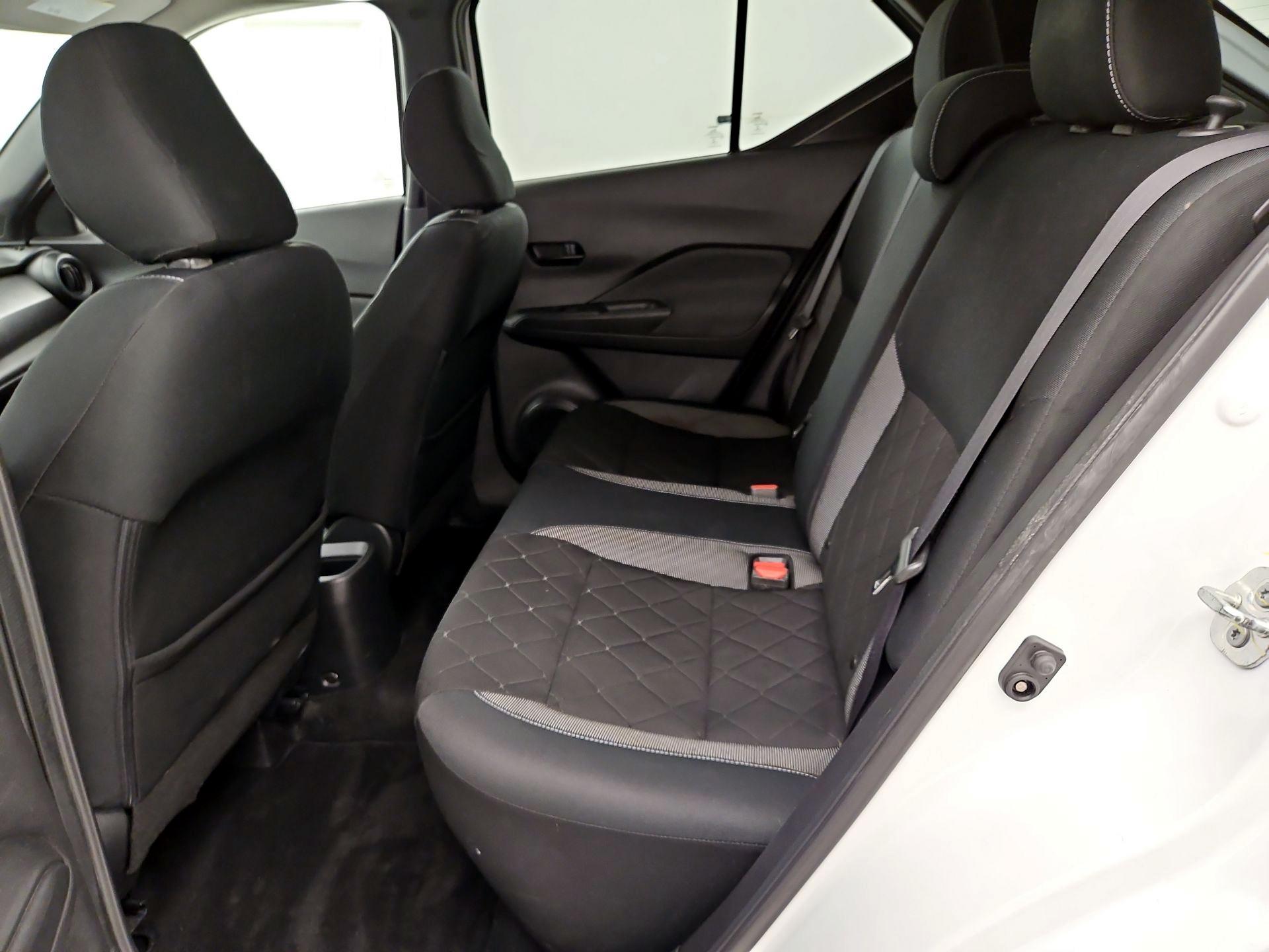 Thumbnail: 2019 Nissan Kicks - 19