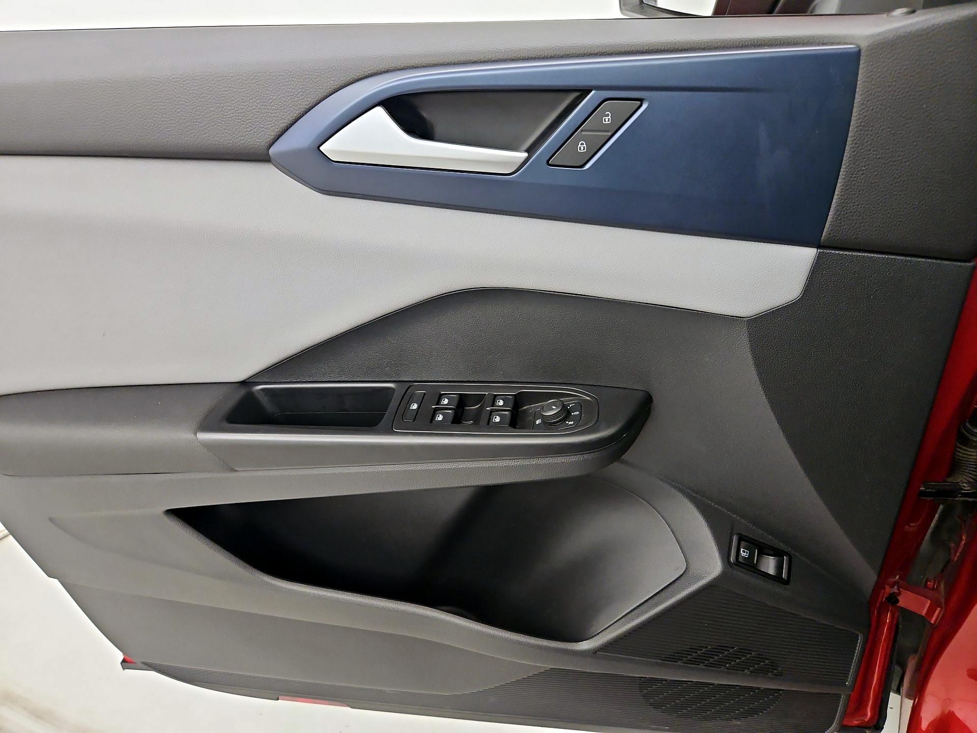 Thumbnail: 2023 Volkswagen Taos - 12