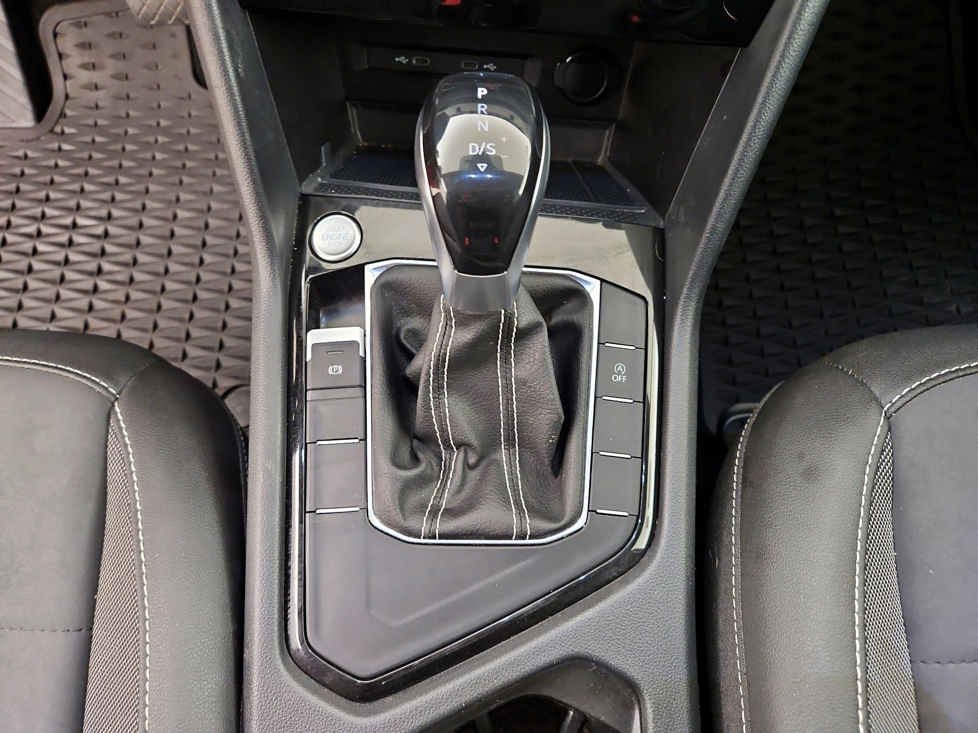 Thumbnail: 2023 Volkswagen Taos - 16