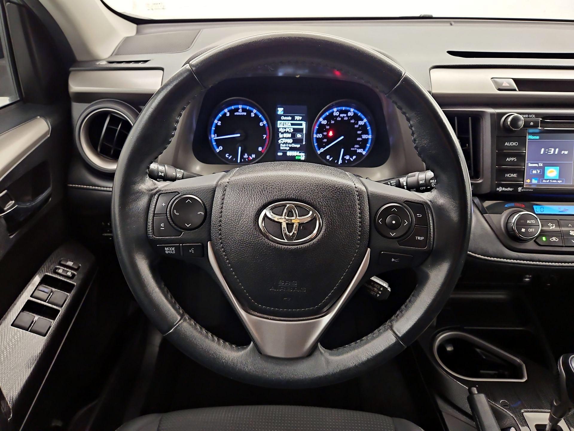 Thumbnail: 2018 Toyota RAV4 - 10