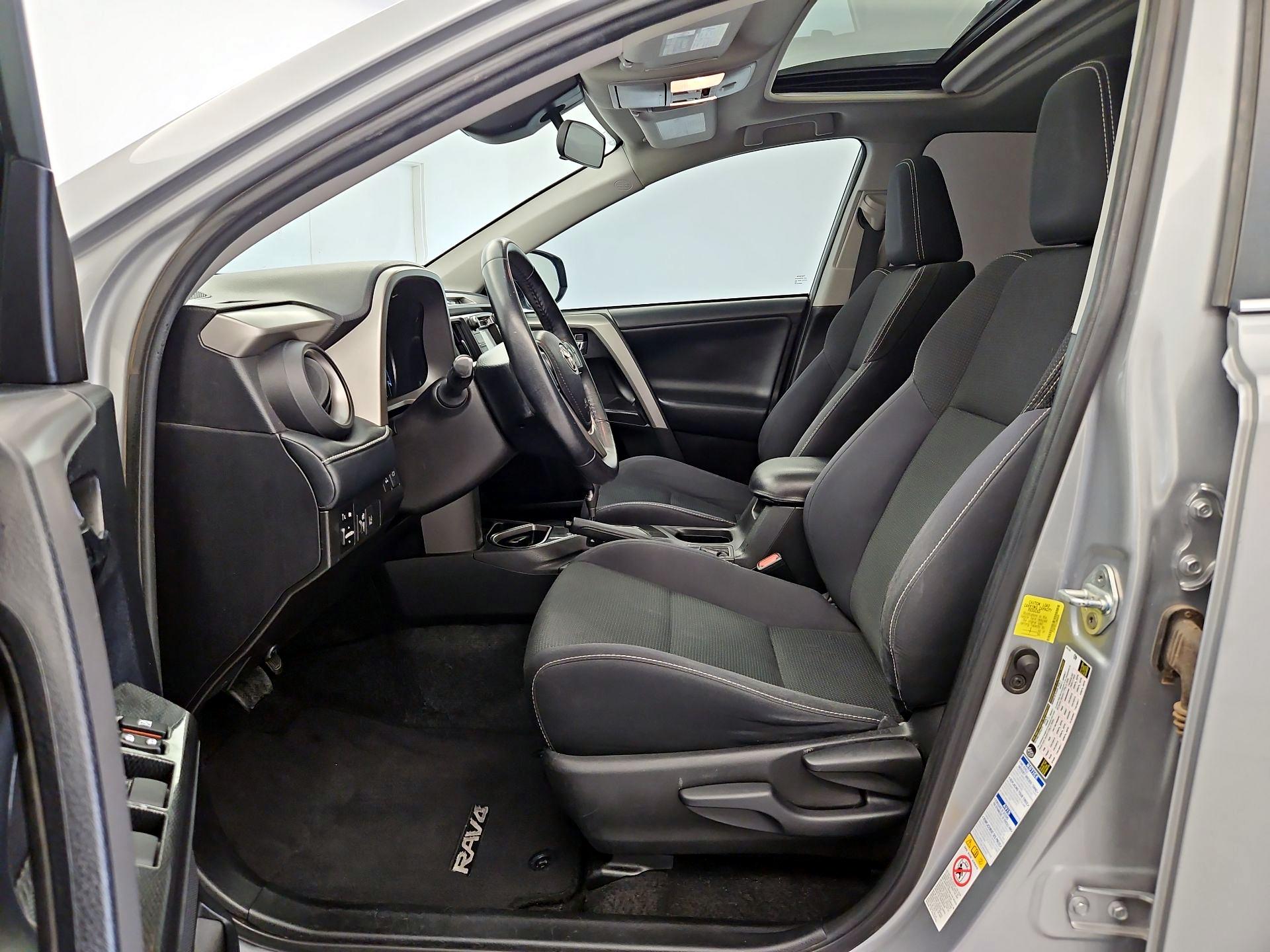 Thumbnail: 2018 Toyota RAV4 - 11