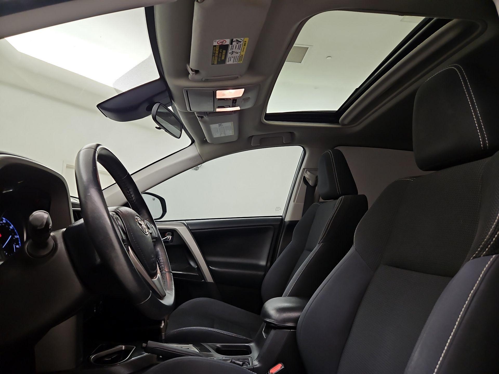 Thumbnail: 2018 Toyota RAV4 - 19