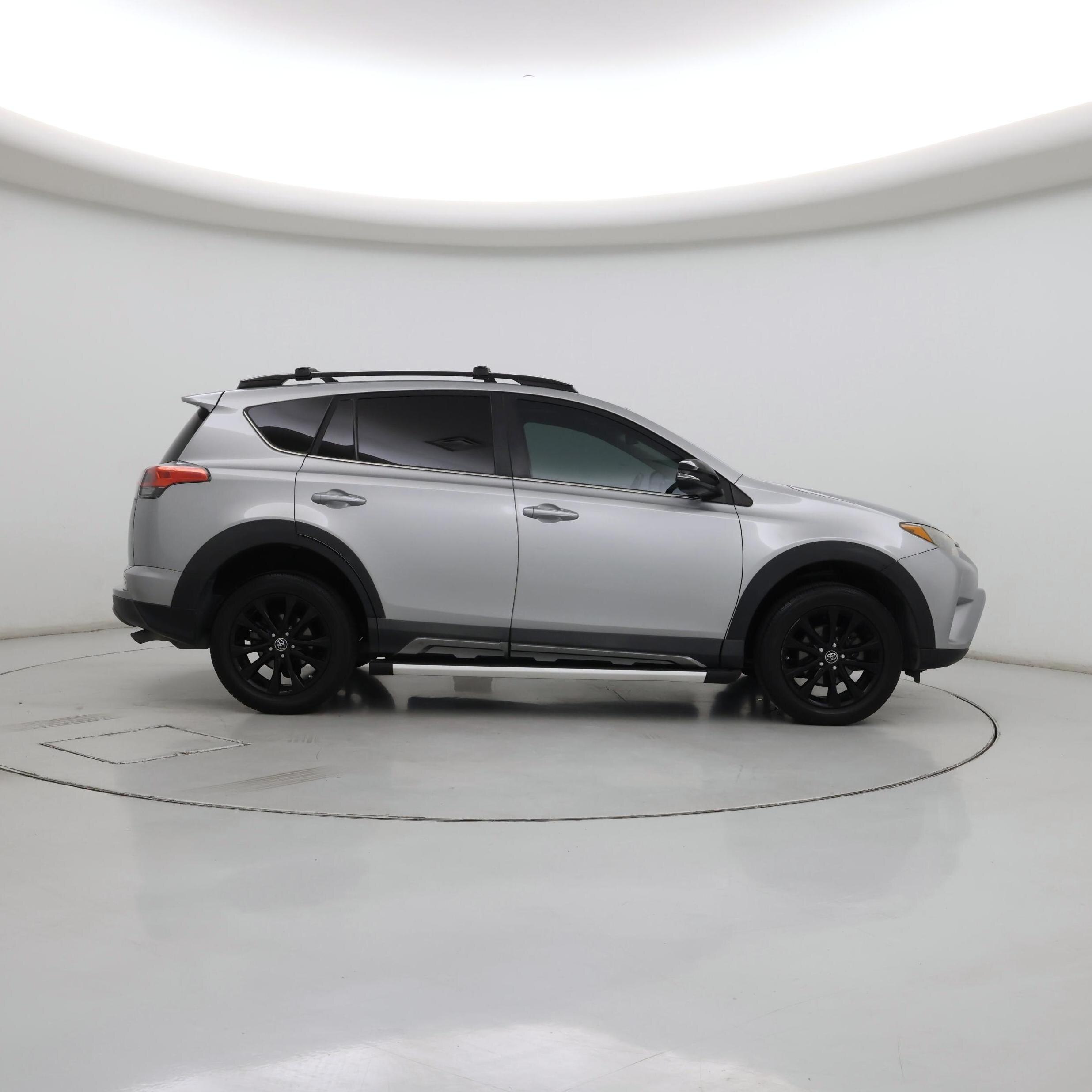 Thumbnail: 2018 Toyota RAV4 - 7