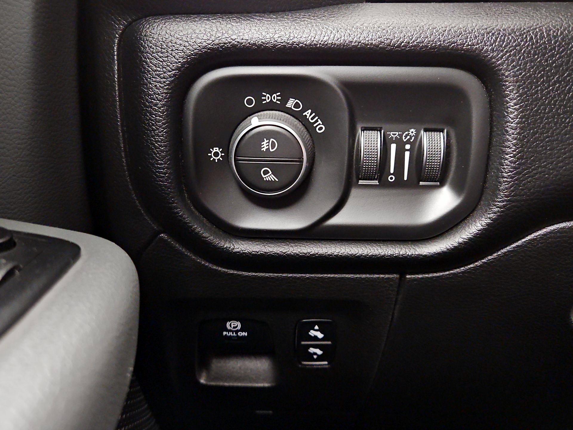 Thumbnail: 2019 RAM 1500 - 13