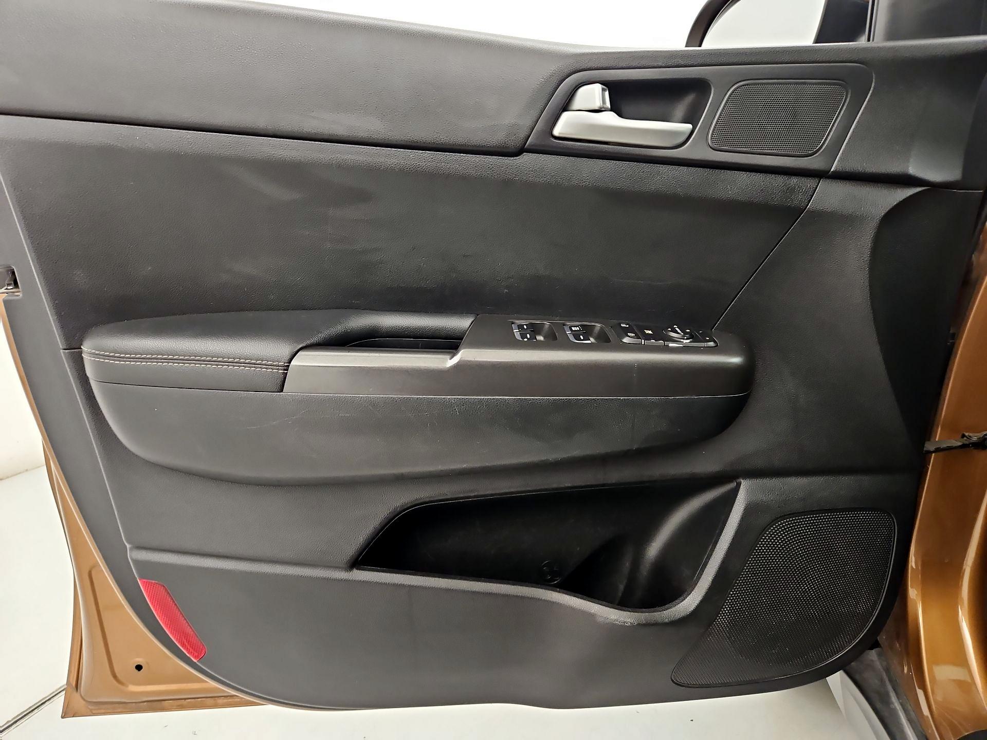 Thumbnail: 2019 Kia Sportage - 12