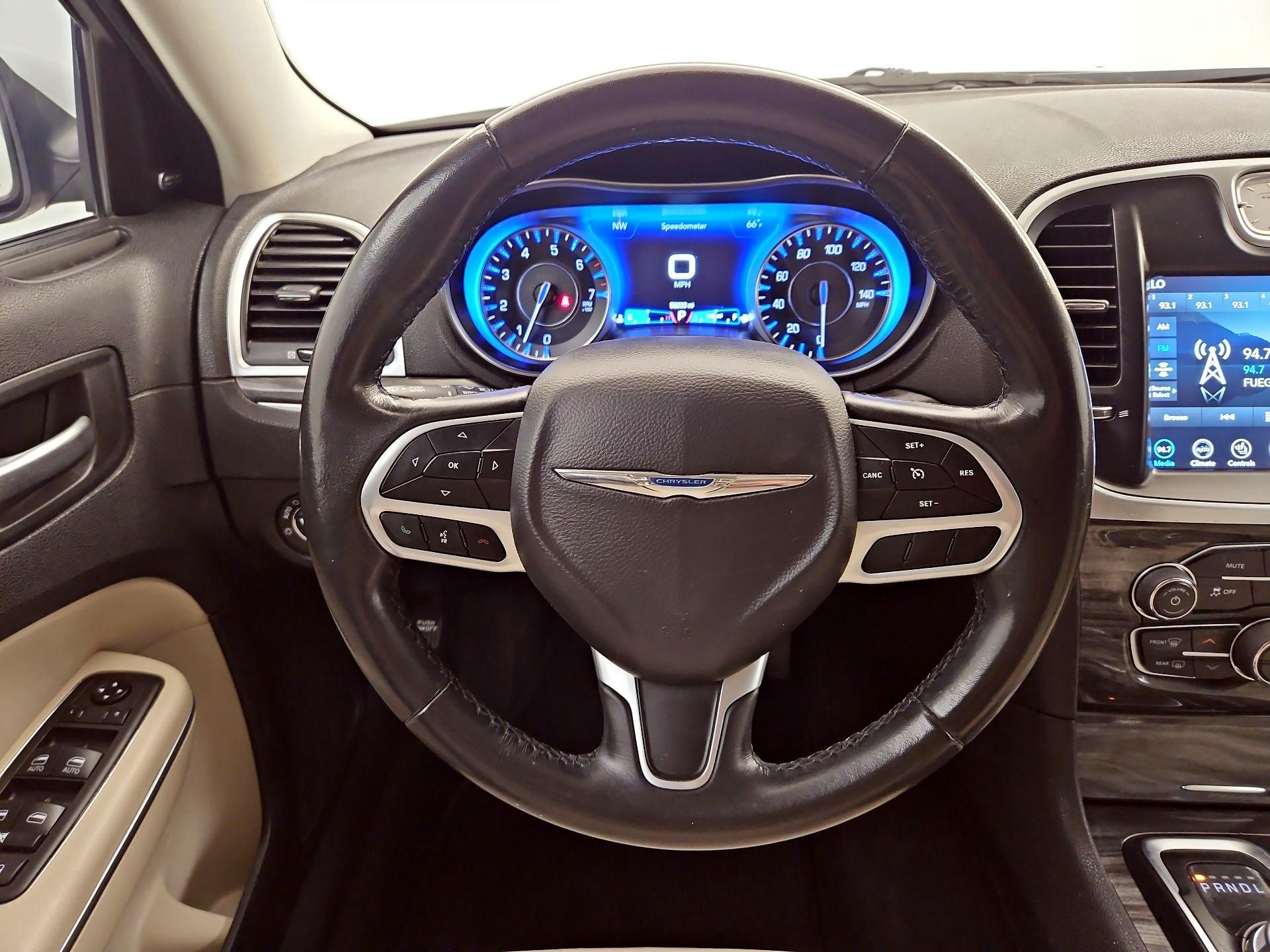 Thumbnail: 2021 Chrysler 300 - 10
