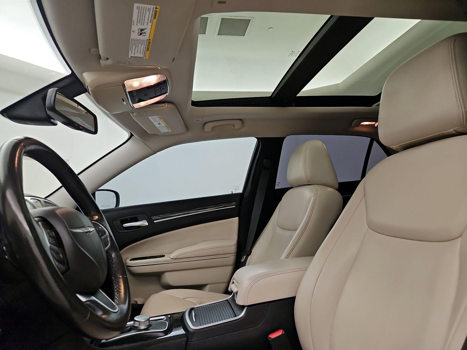 Thumbnail: 2021 Chrysler 300 - 20