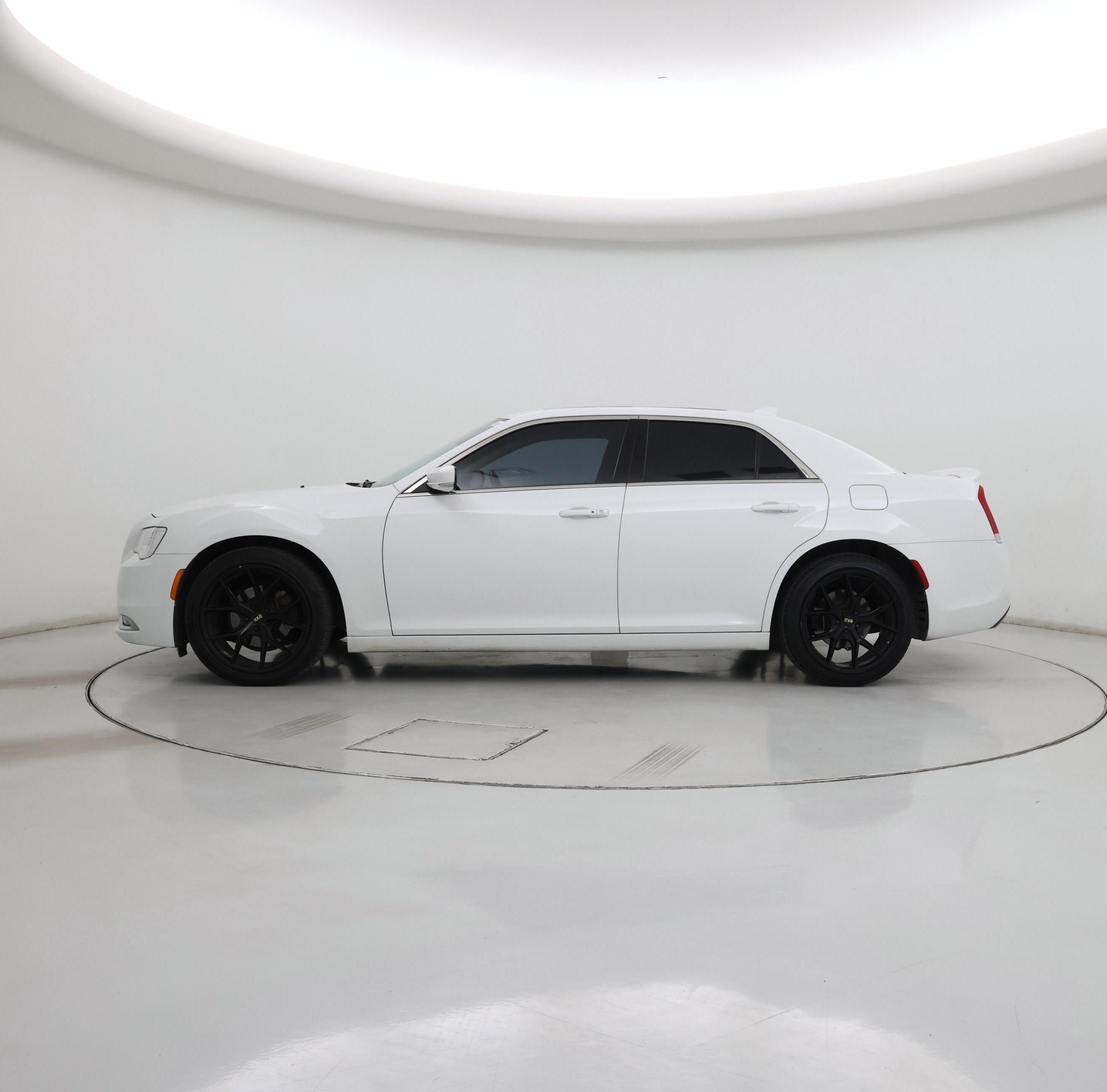 Thumbnail: 2021 Chrysler 300 - 3