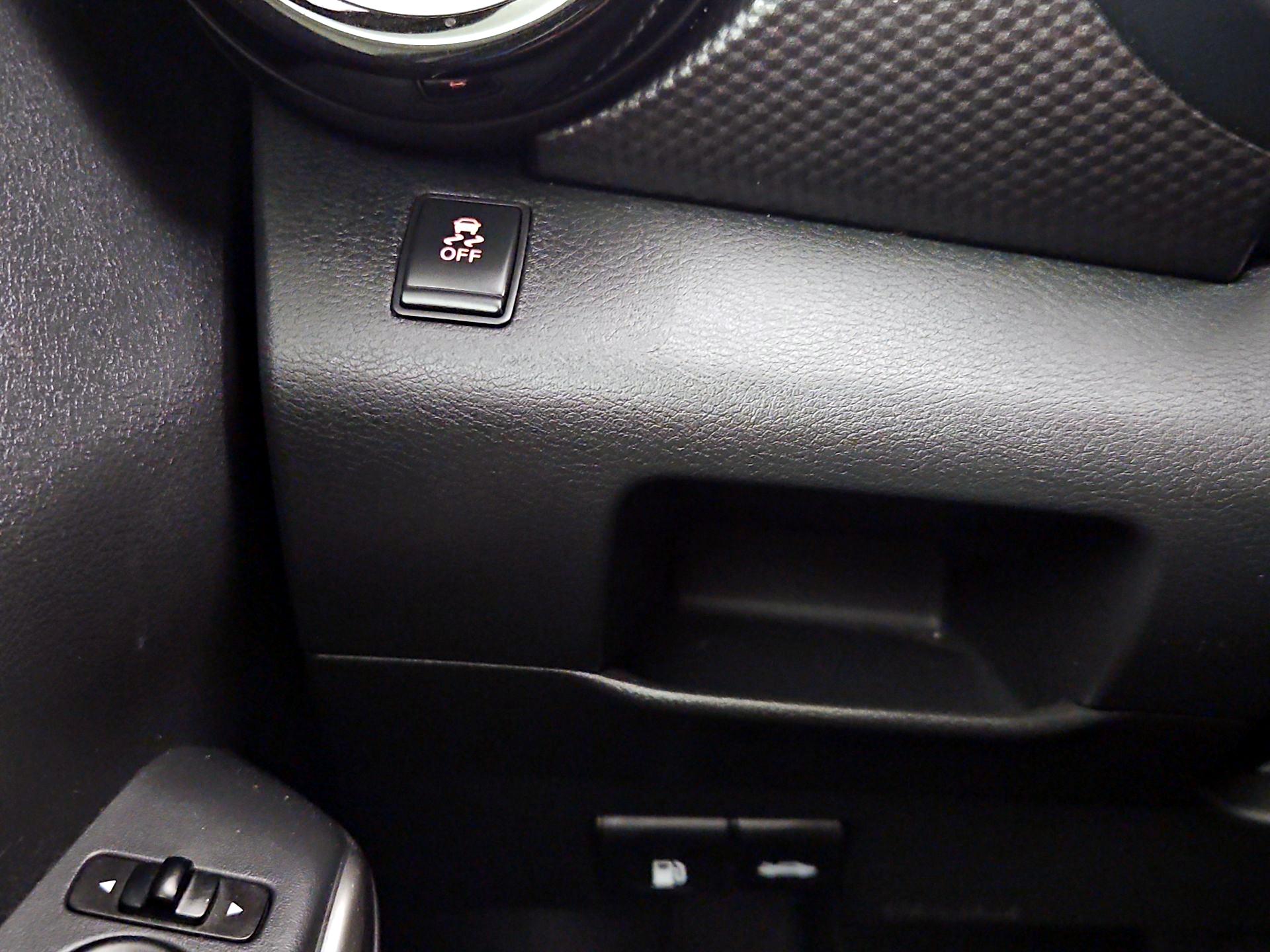 Thumbnail: 2019 Nissan Kicks - 13
