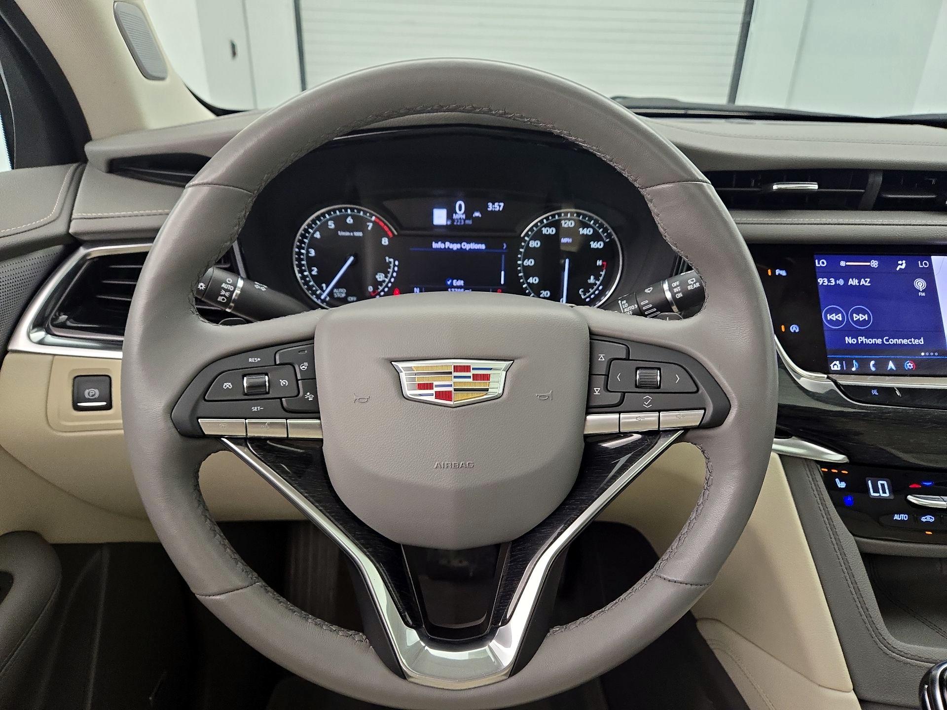 Thumbnail: 2023 Cadillac XT6 - 10
