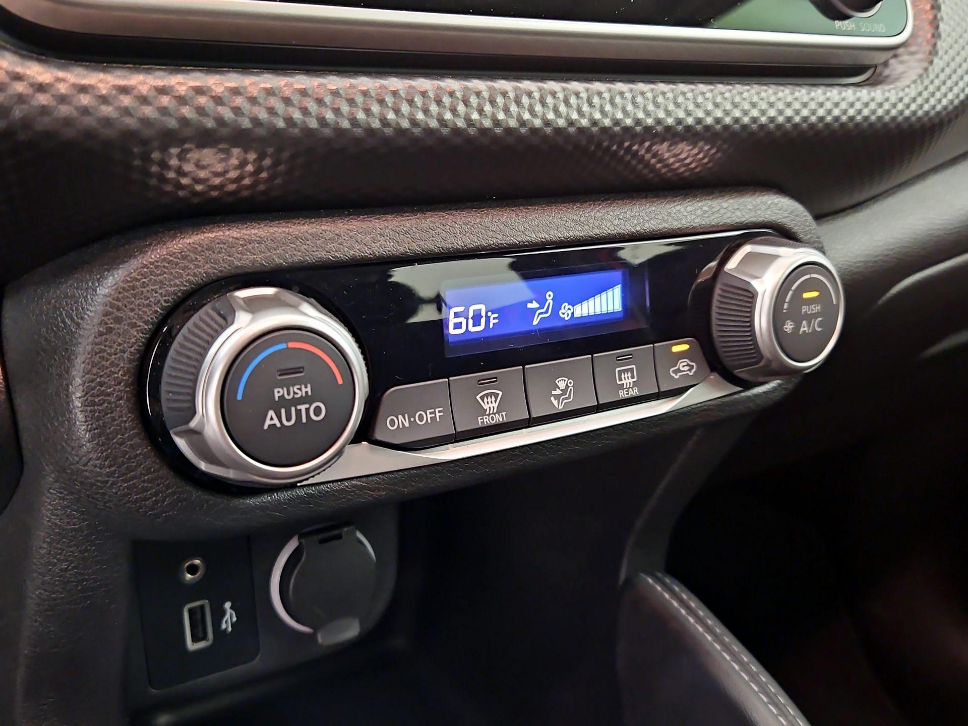 Thumbnail: 2019 Nissan Kicks - 16