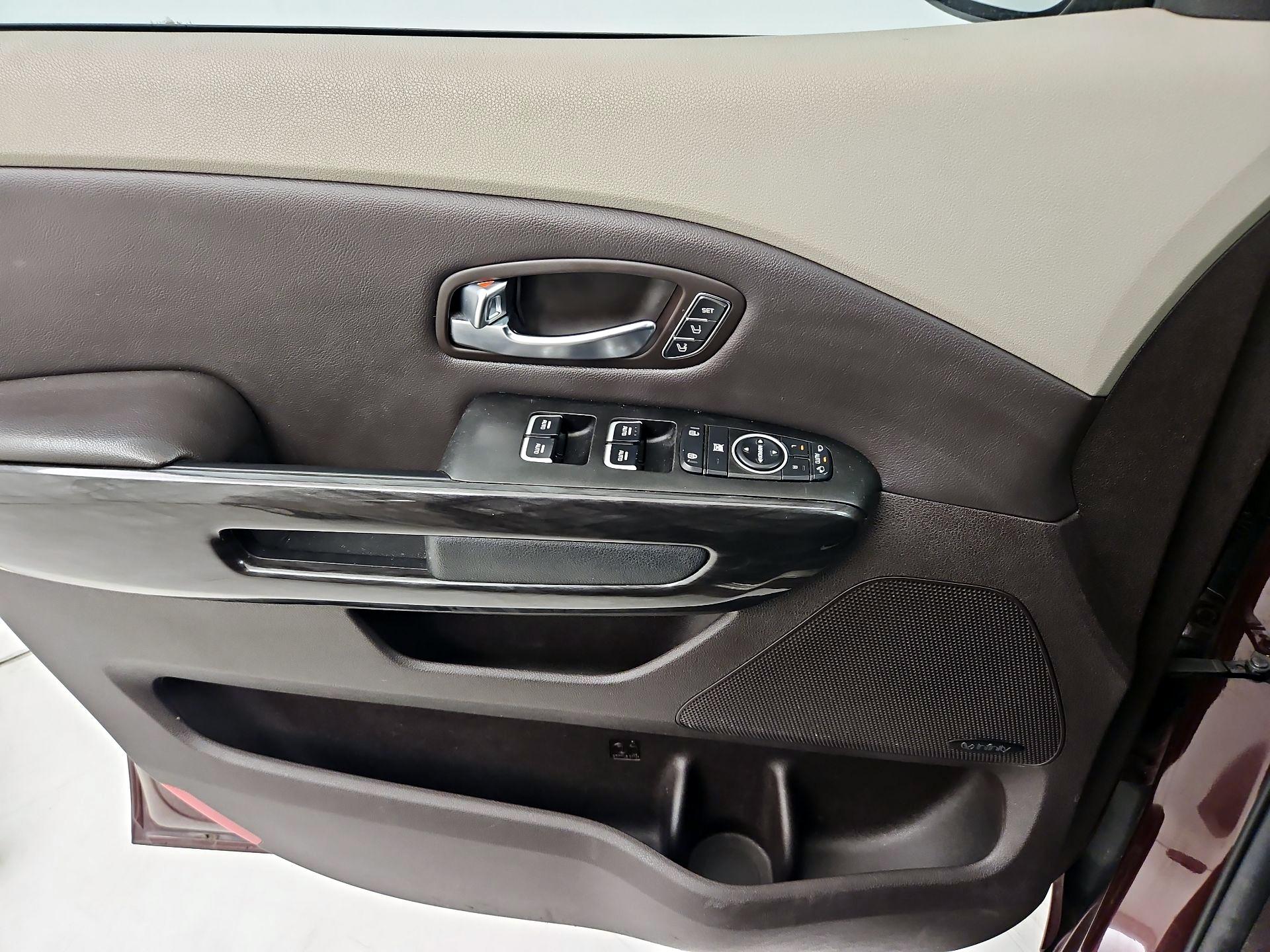 Thumbnail: 2015 Kia Sedona - 12