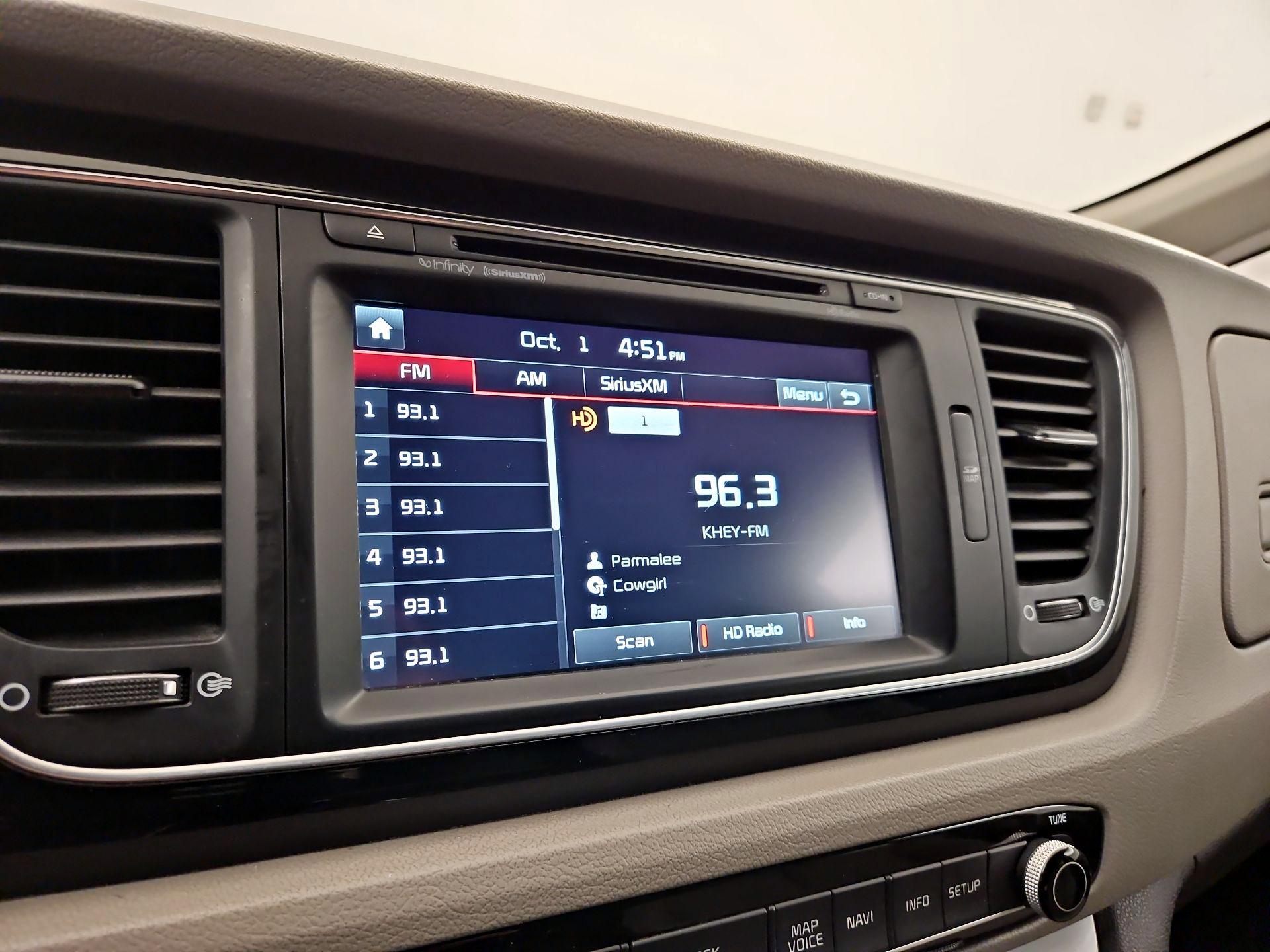 Thumbnail: 2015 Kia Sedona - 16