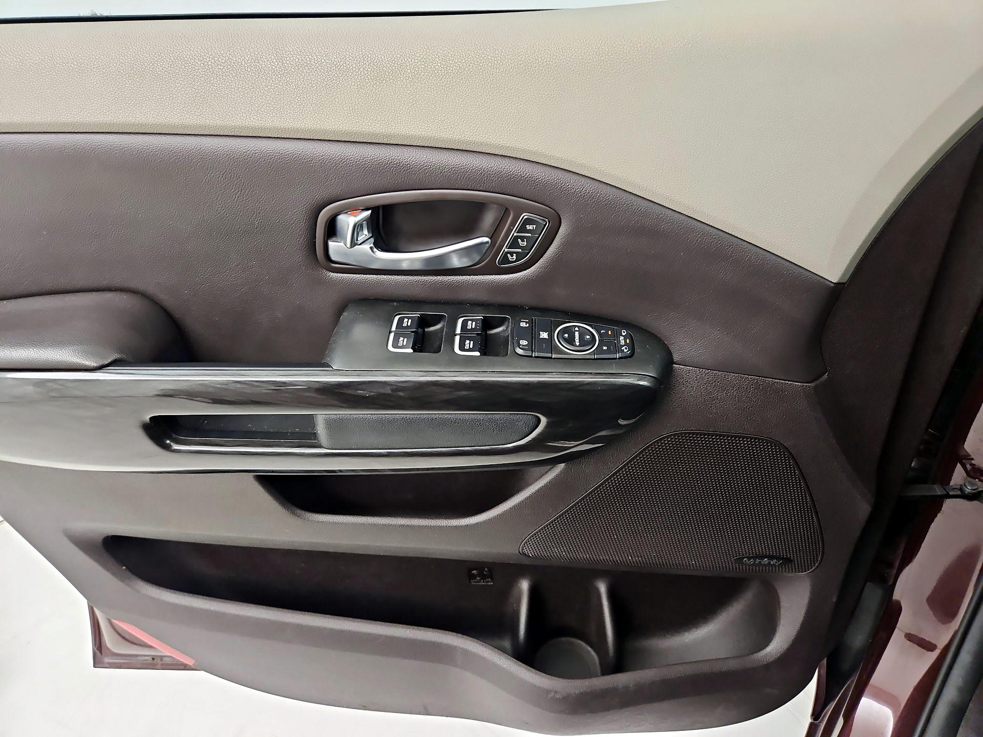 Thumbnail: 2015 Kia Sedona - 20