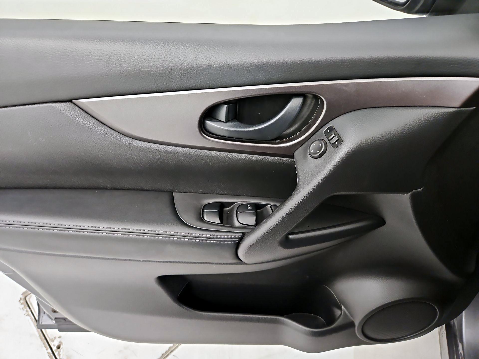 Thumbnail: 2019 Nissan Rogue Sport - 12