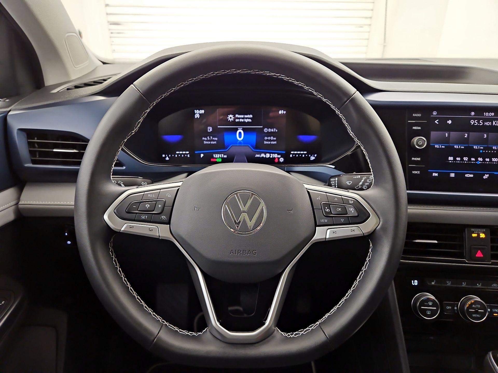 Thumbnail: 2024 Volkswagen Taos - 10
