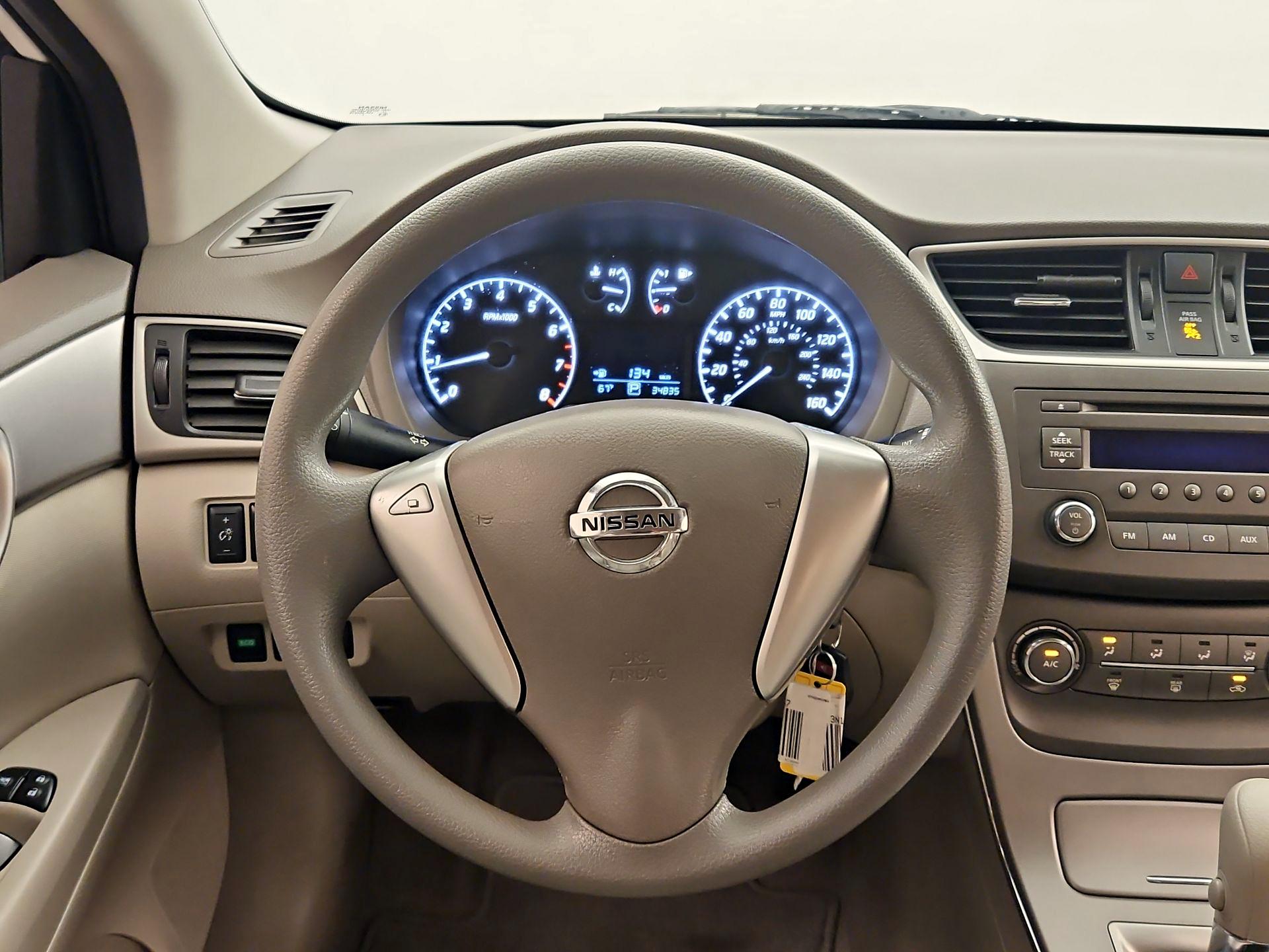 Thumbnail: 2014 Nissan Sentra - 10
