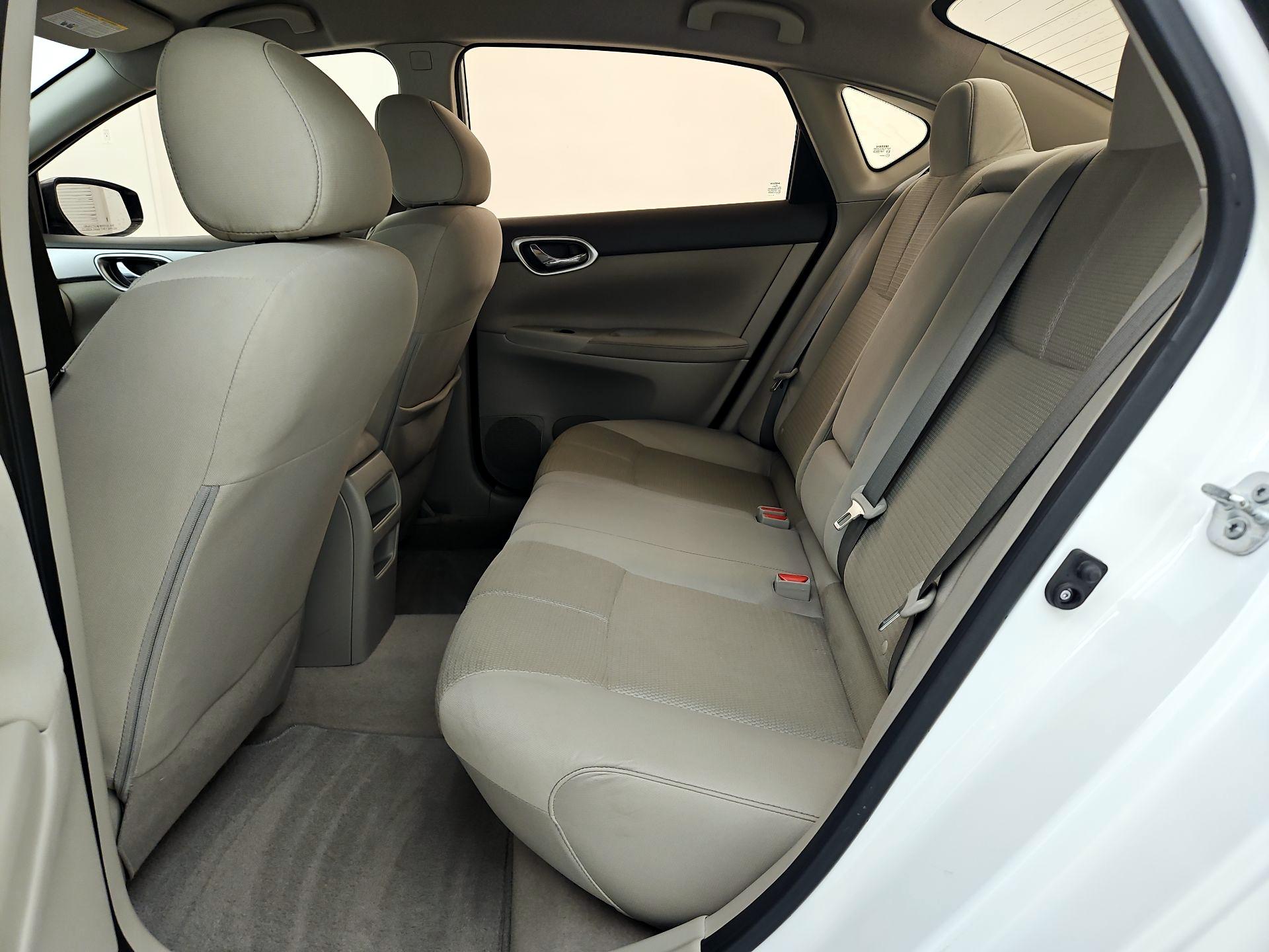 Thumbnail: 2014 Nissan Sentra - 17