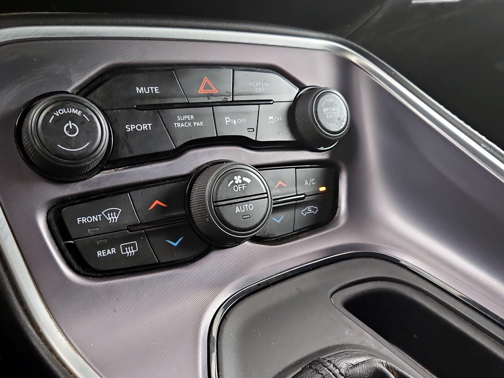 Thumbnail: 2020 Dodge Challenger - 16
