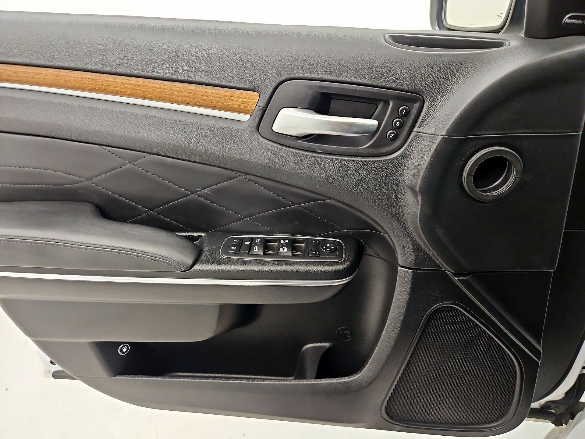 Thumbnail: 2015 Chrysler 300 - 12