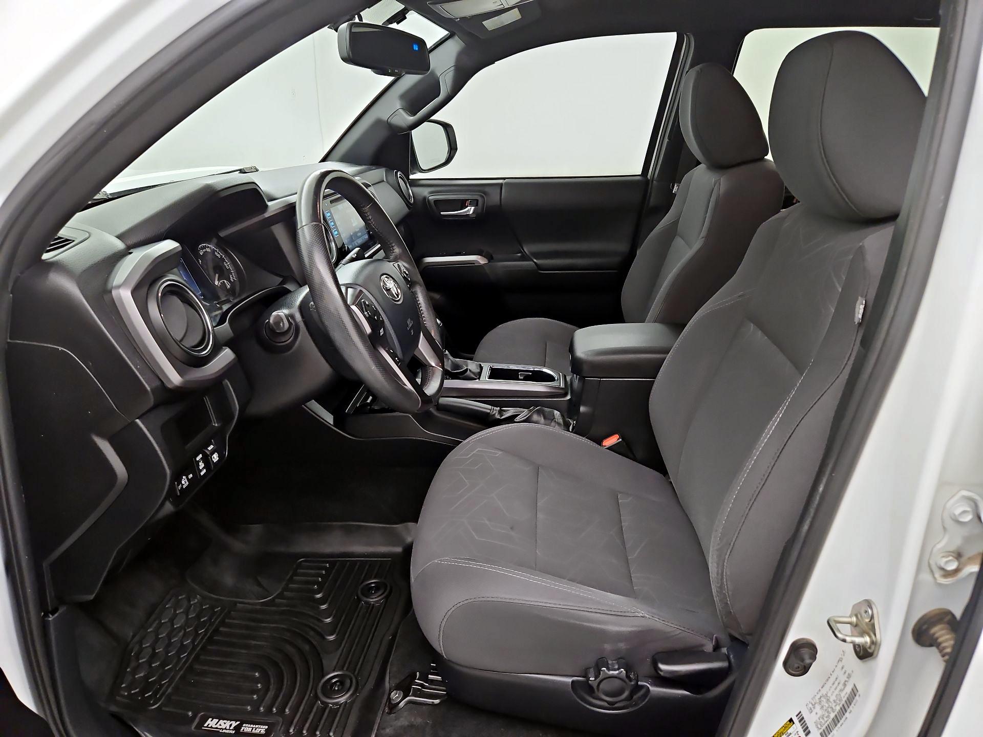 Thumbnail: 2017 Toyota Tacoma - 11