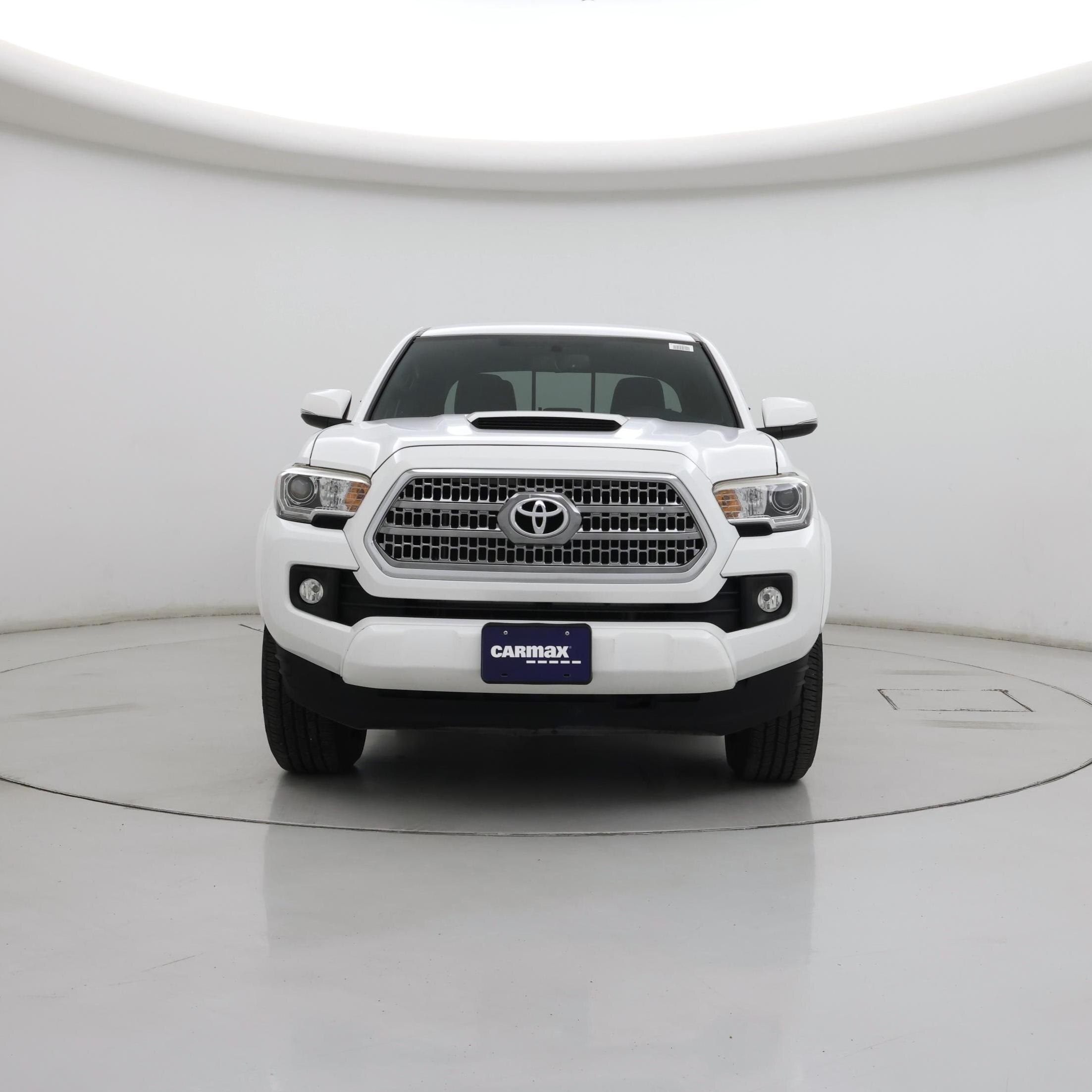 Thumbnail: 2017 Toyota Tacoma - 5